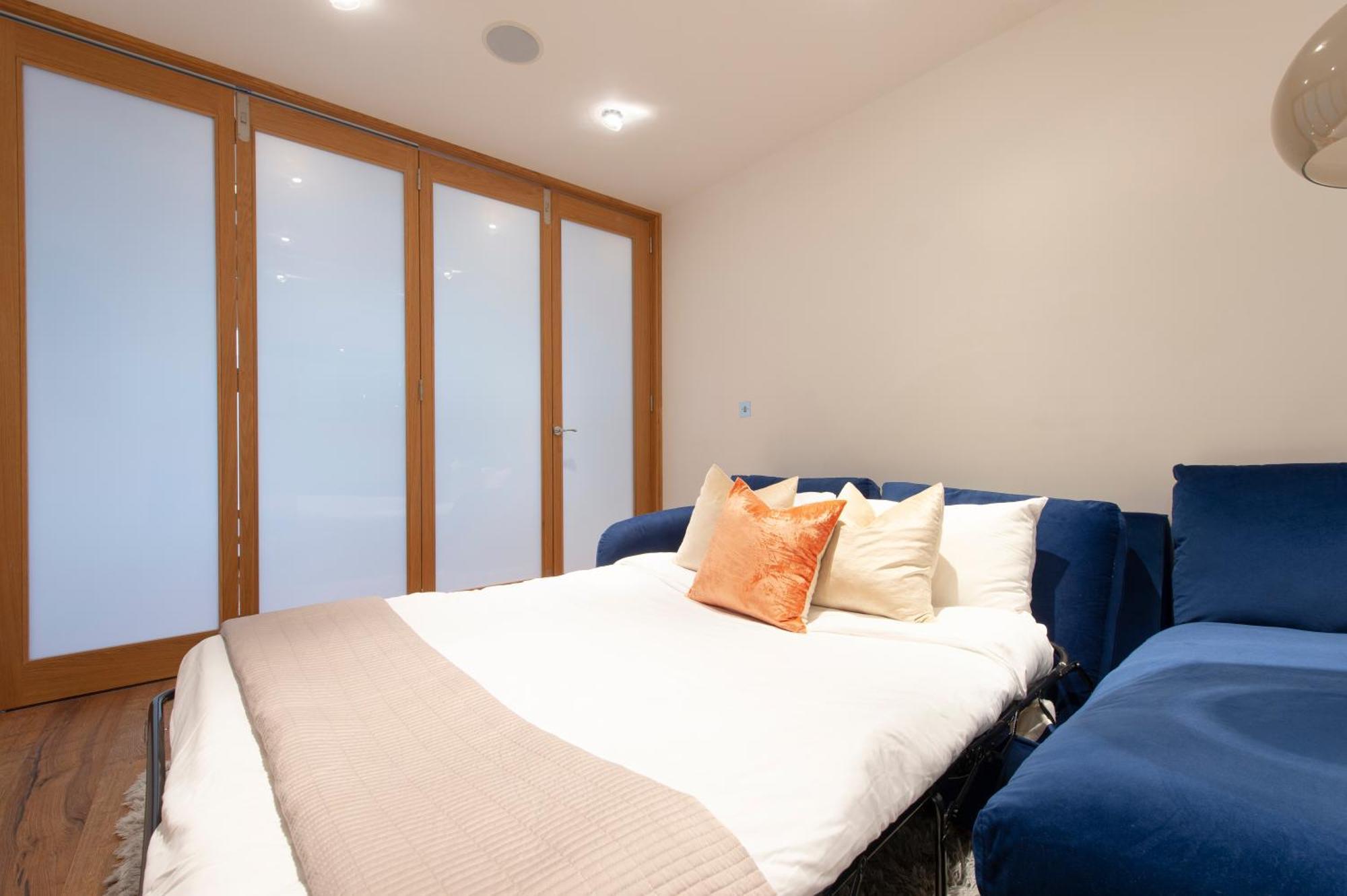 Leilighet Soho Harmony Haven: Chic 2-bed, 2-bath Urban Retreat