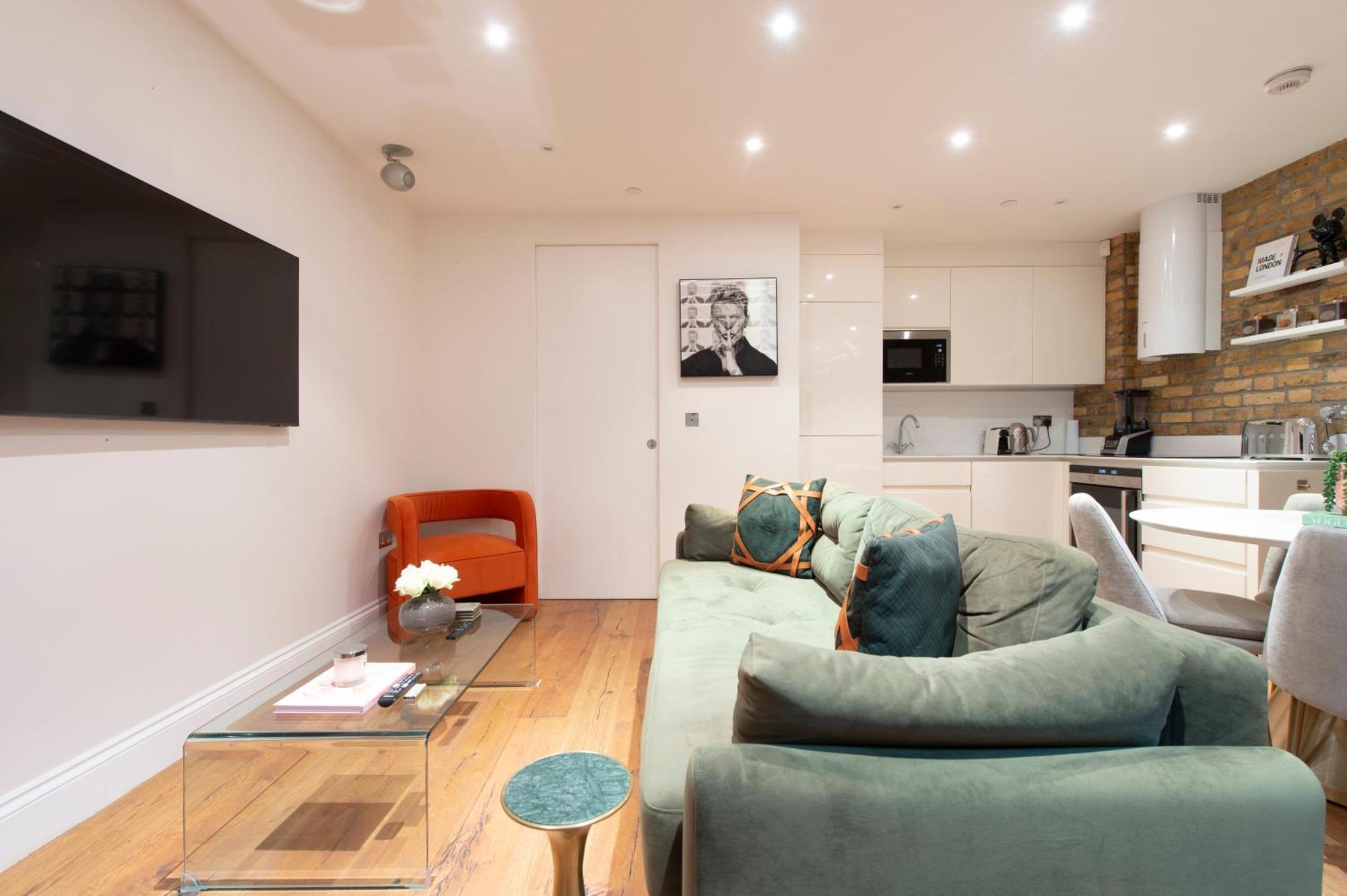 Leilighet Soho Harmony Haven: Chic 2-bed, 2-bath Urban Retreat