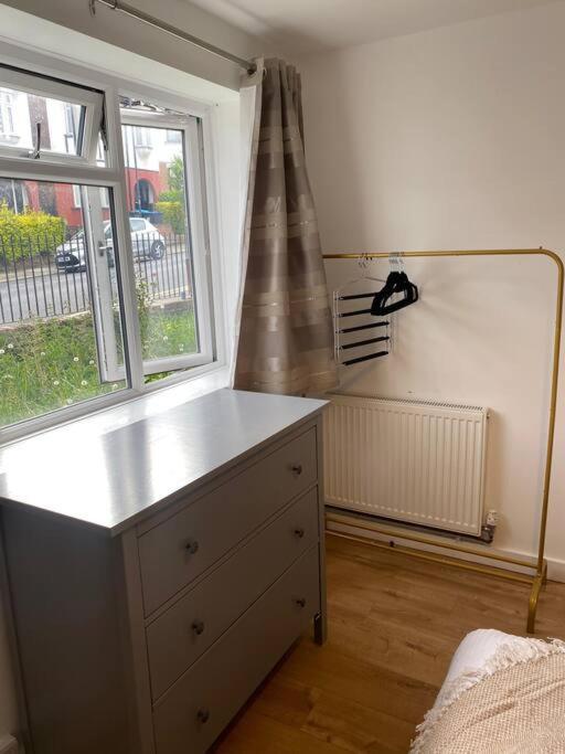Luxury 2 Bedroom Apartment, Parking, Few Minutes Walk From Wembley Stadium Londen