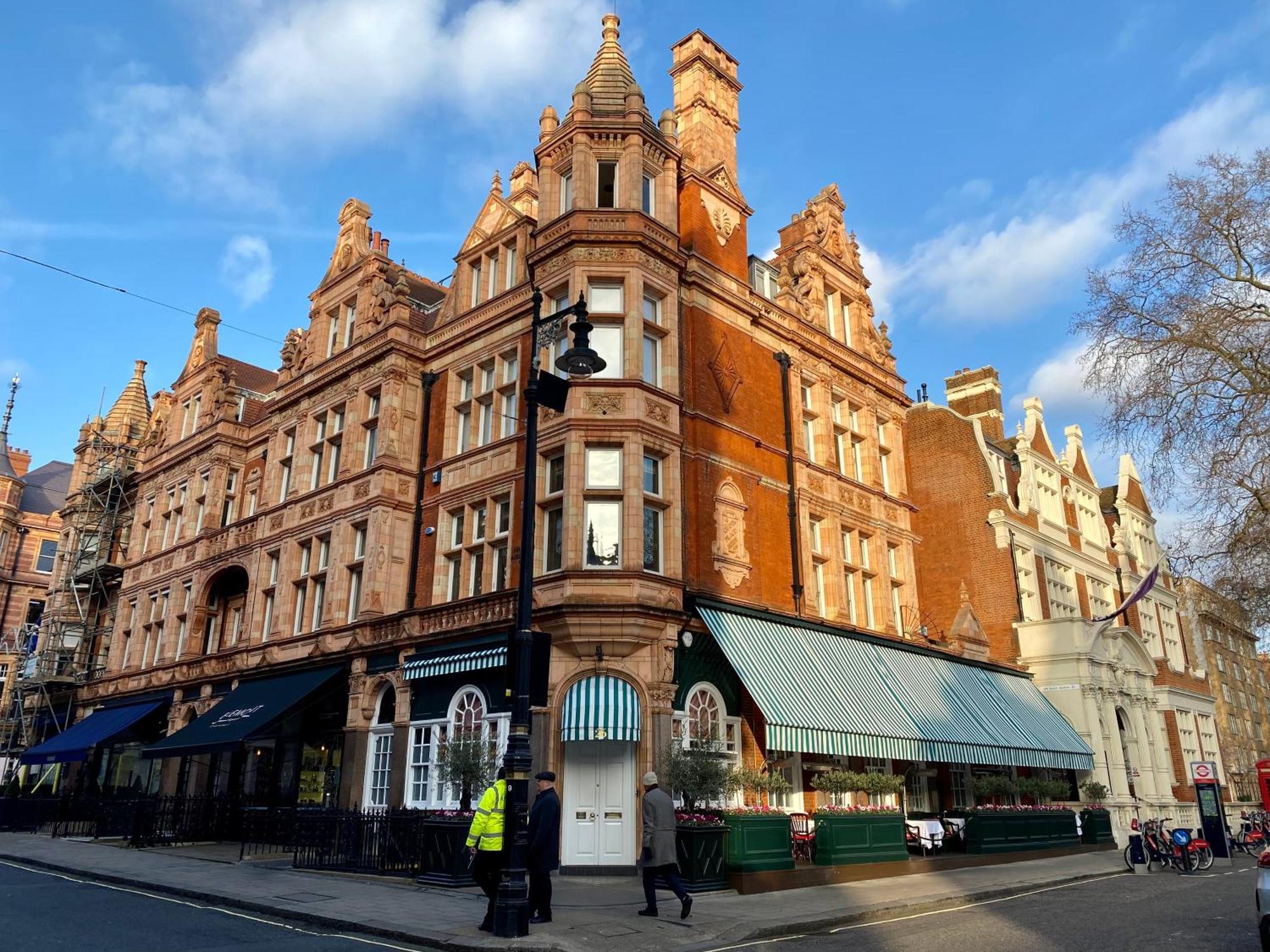 Selfridges Parkside Haven - 2 Bedroom Apartment