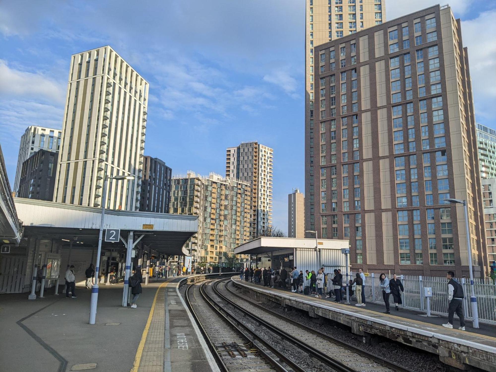 Luxury 1bed Holiday Flat-10 Minutes From Bridge & 3mins Walk To Lewisham Dlr Leilighet