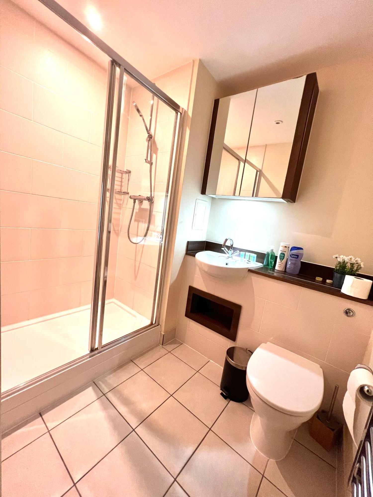 Canada Water Se16 7aq 2bed 2bathroom Ap * Londra