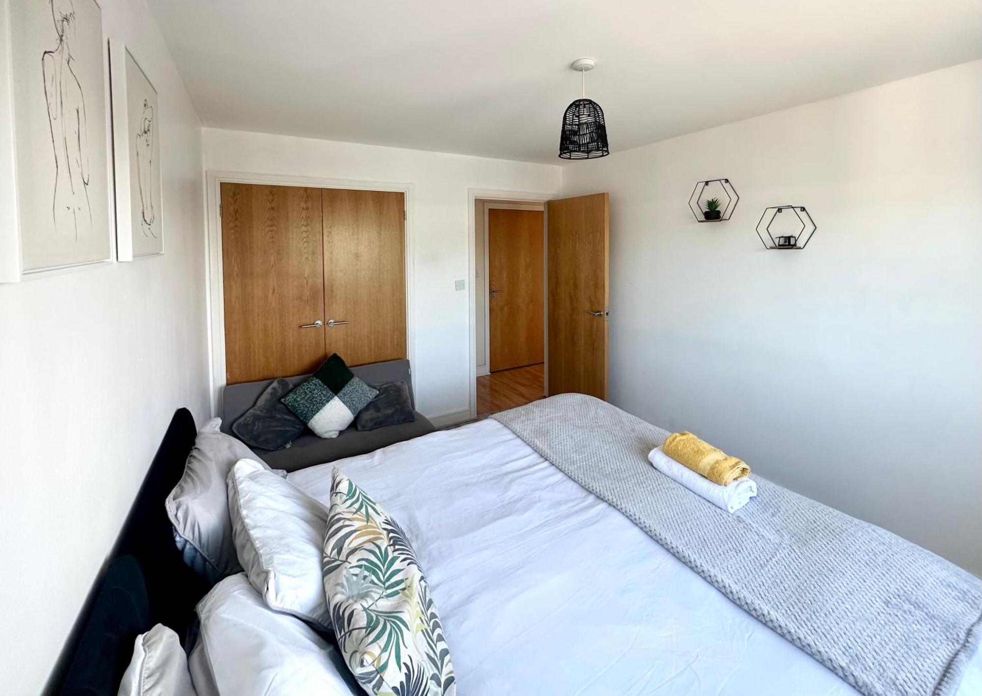Starlet - 2 Bedroom Near Central Line Appartement *