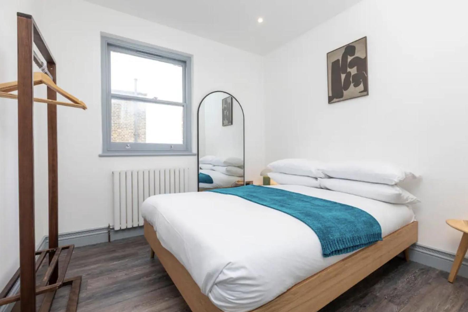 Urban Chic: Stylish 1-bed In The Heart Of The City London