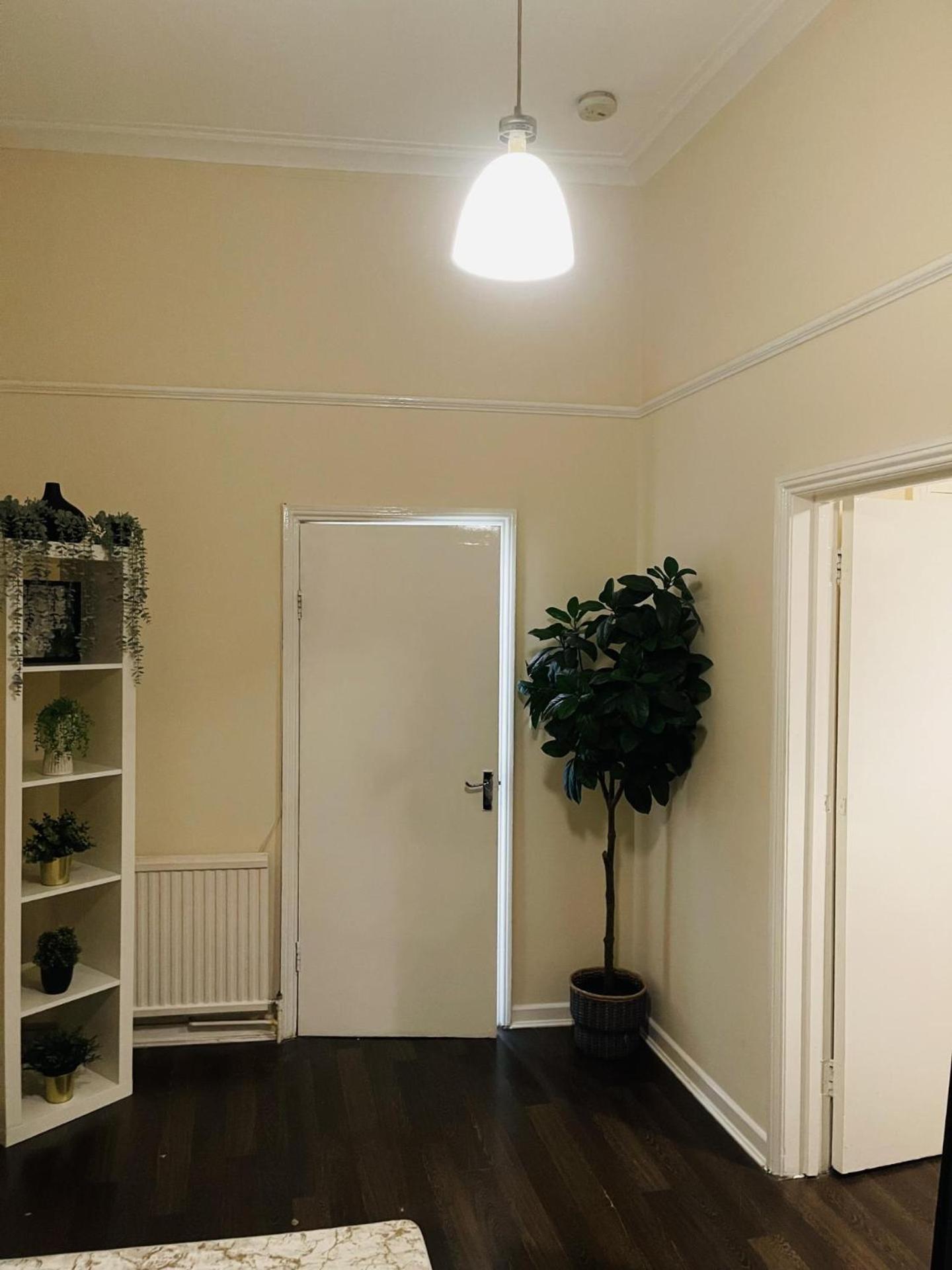 Appartamento Captivating 2-bed In Paddington Londra