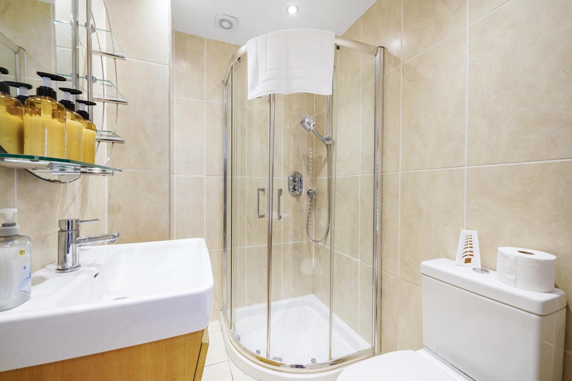 2 Bed Garden Apt Sleeps 7 Short Walk To Old Street Station Londen