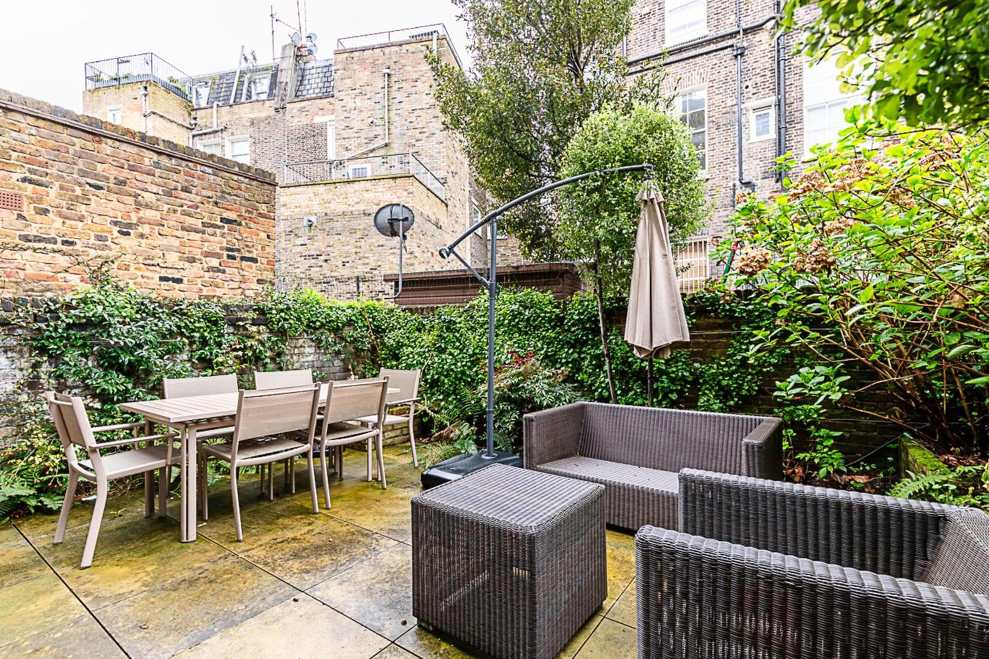 Luxe Retreat 5-bed Gem Londen
