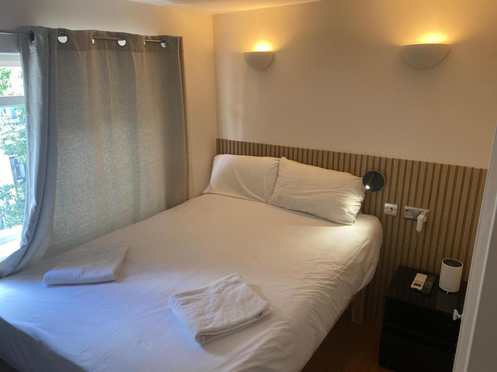 Hotel Exhibition Court 4 London