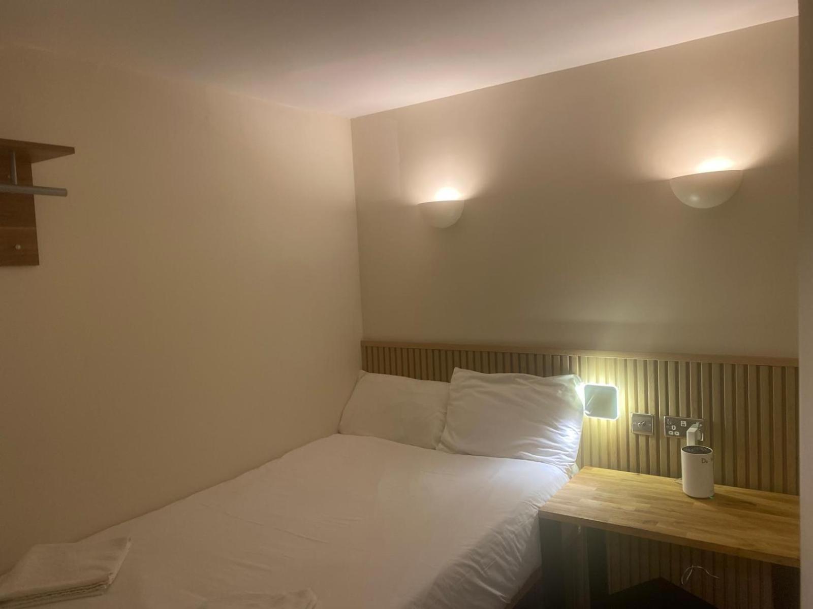 Exhibition Court 4 Hotel 2*