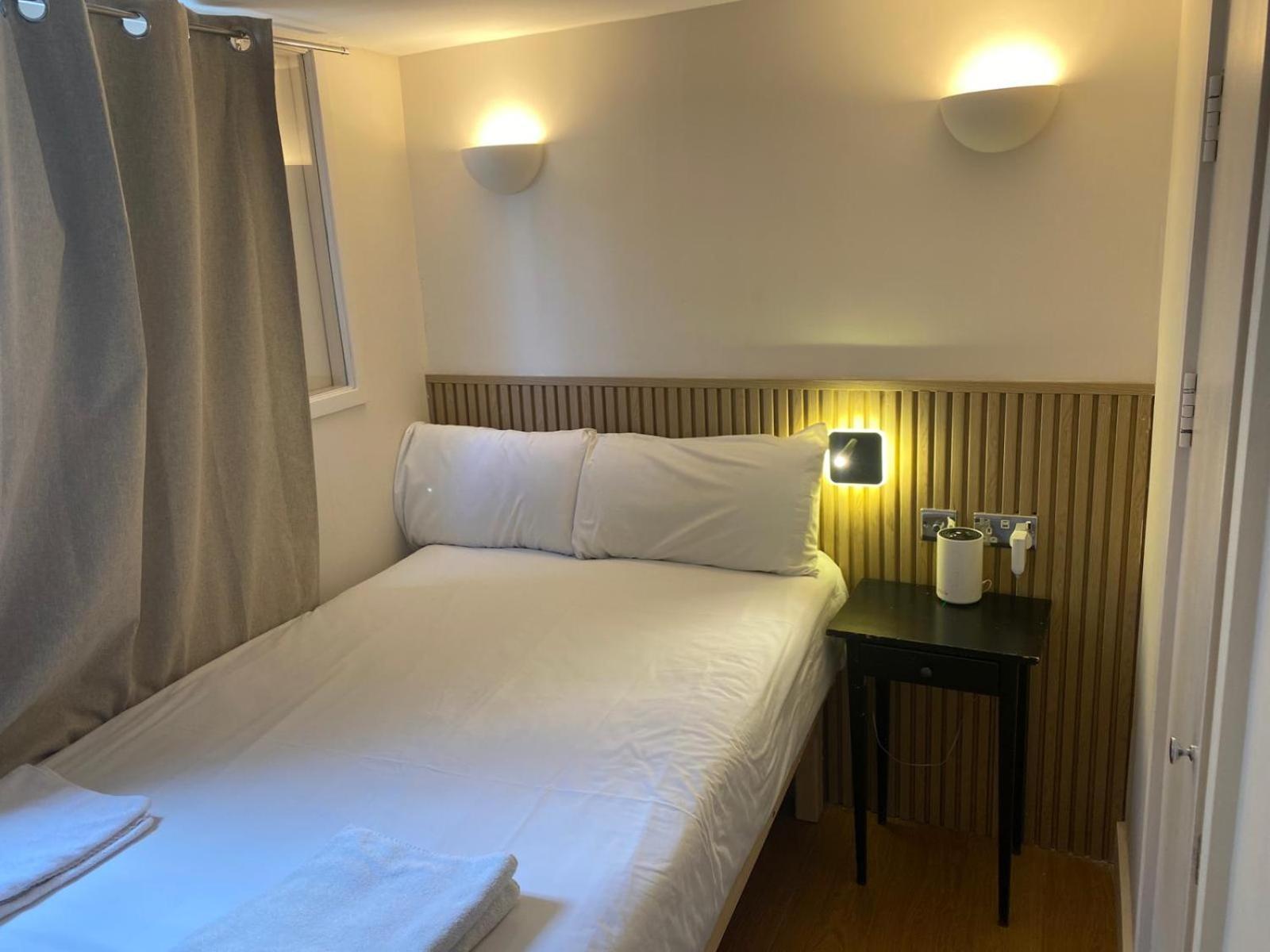 Exhibition Court 4 Hotel