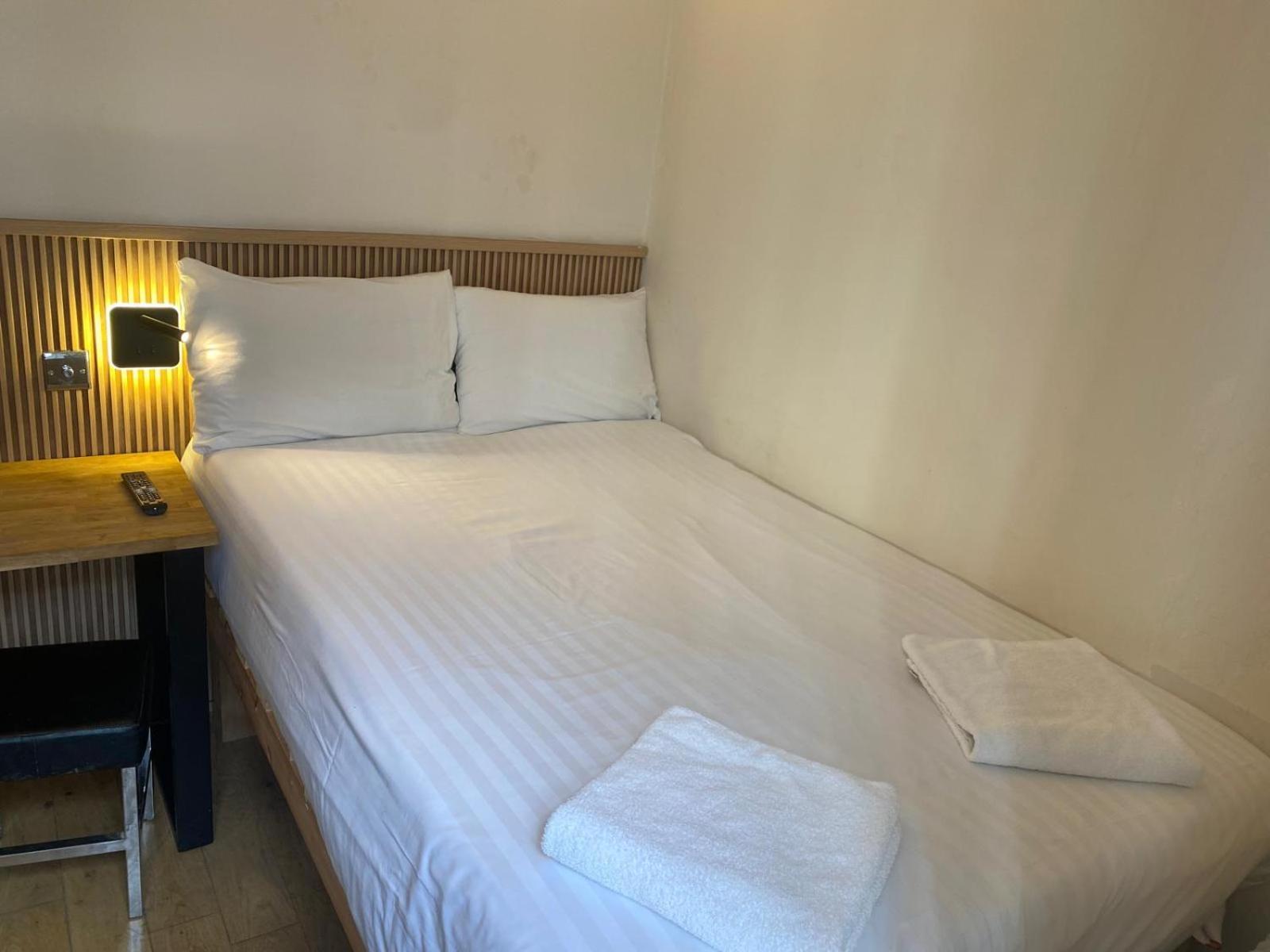 Exhibition Court 4 Hotel 2*