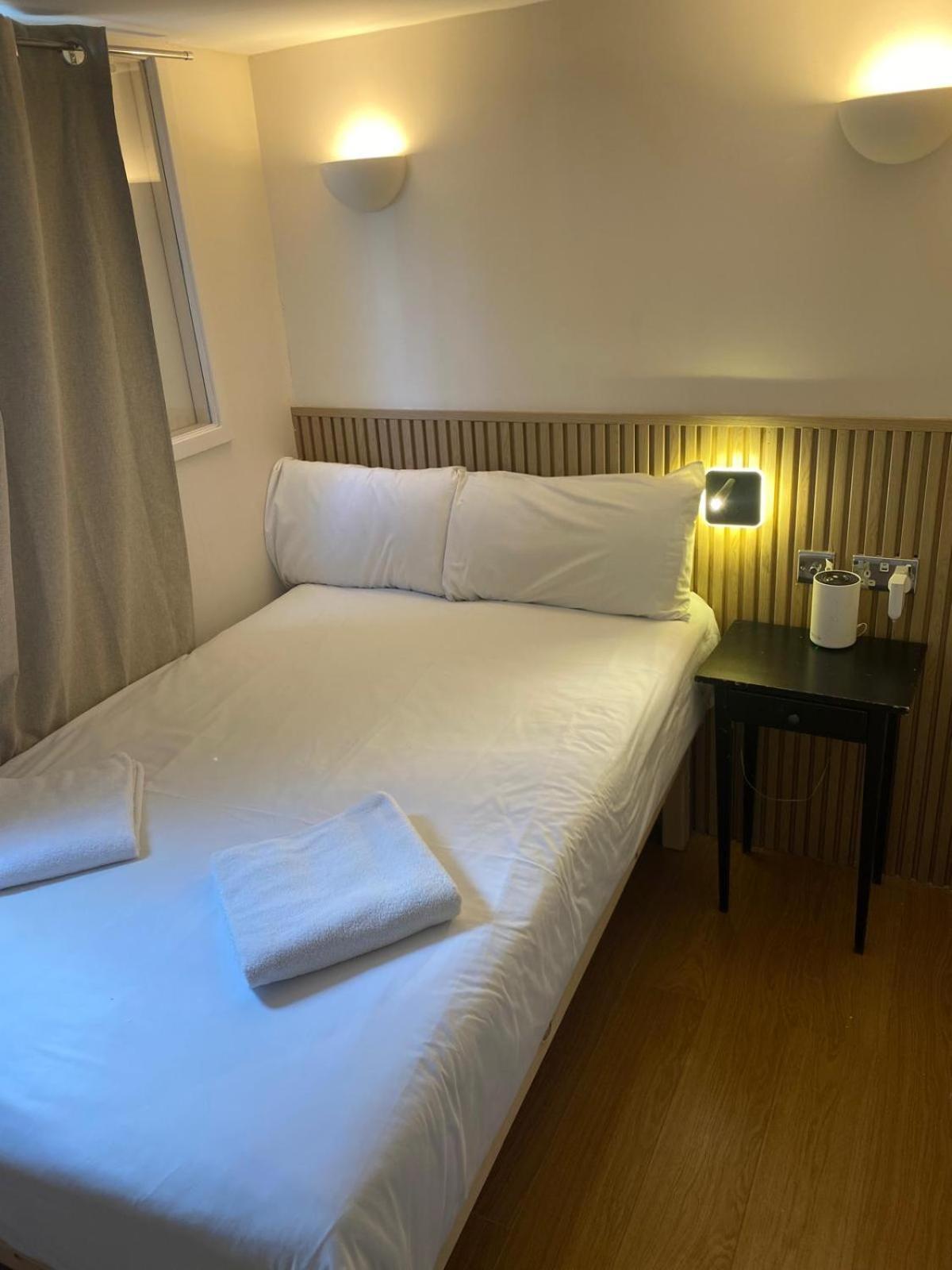 Hotel Exhibition Court 4 2*