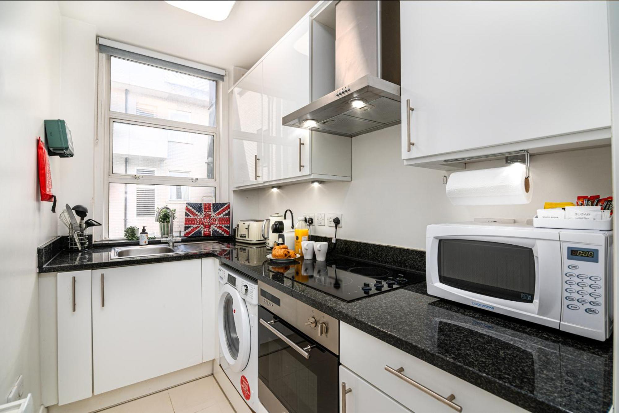 Selfridges Parkside Haven - 2 Bedroom Apartment