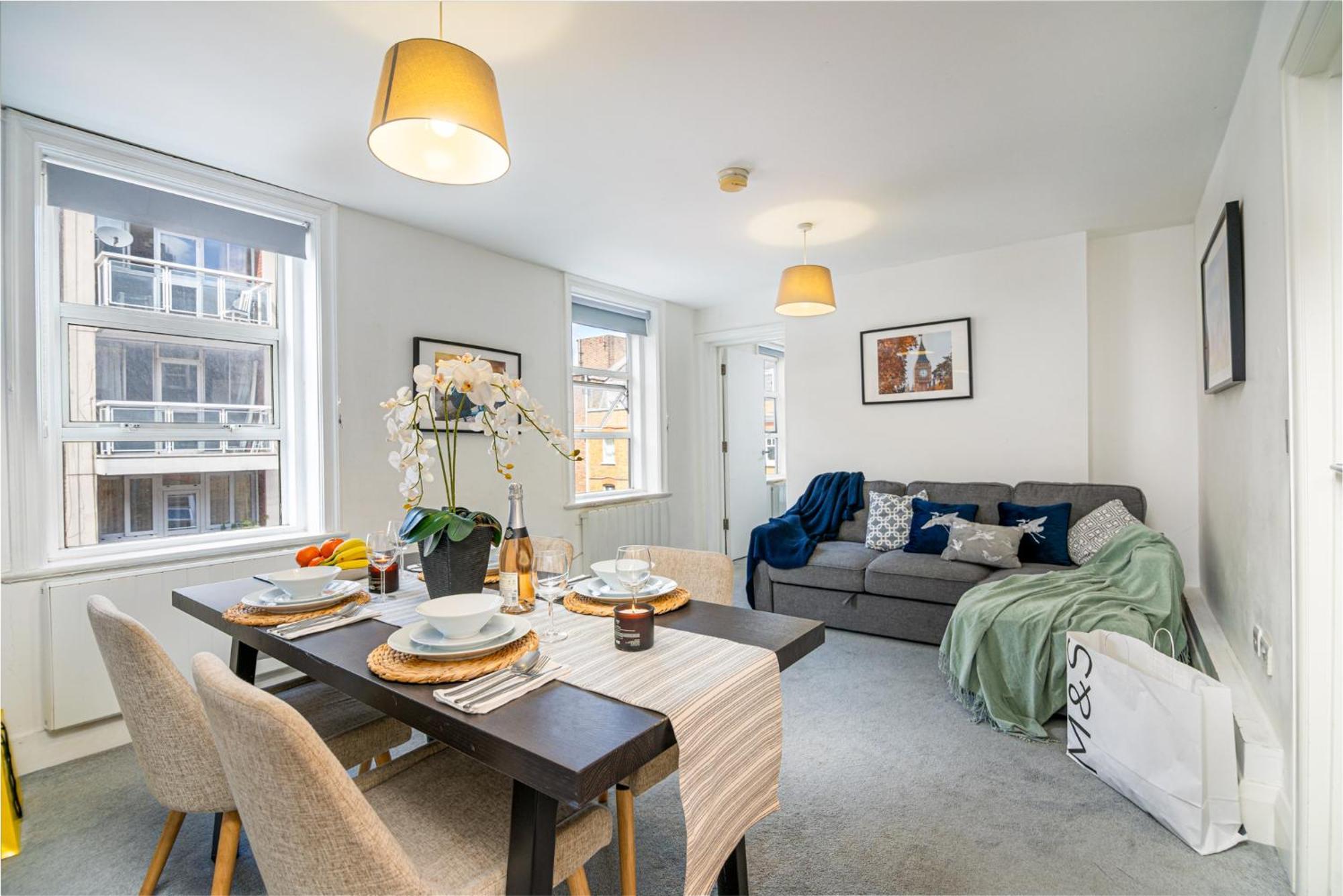 Selfridges Parkside Haven - 2 Bedroom Apartment * London