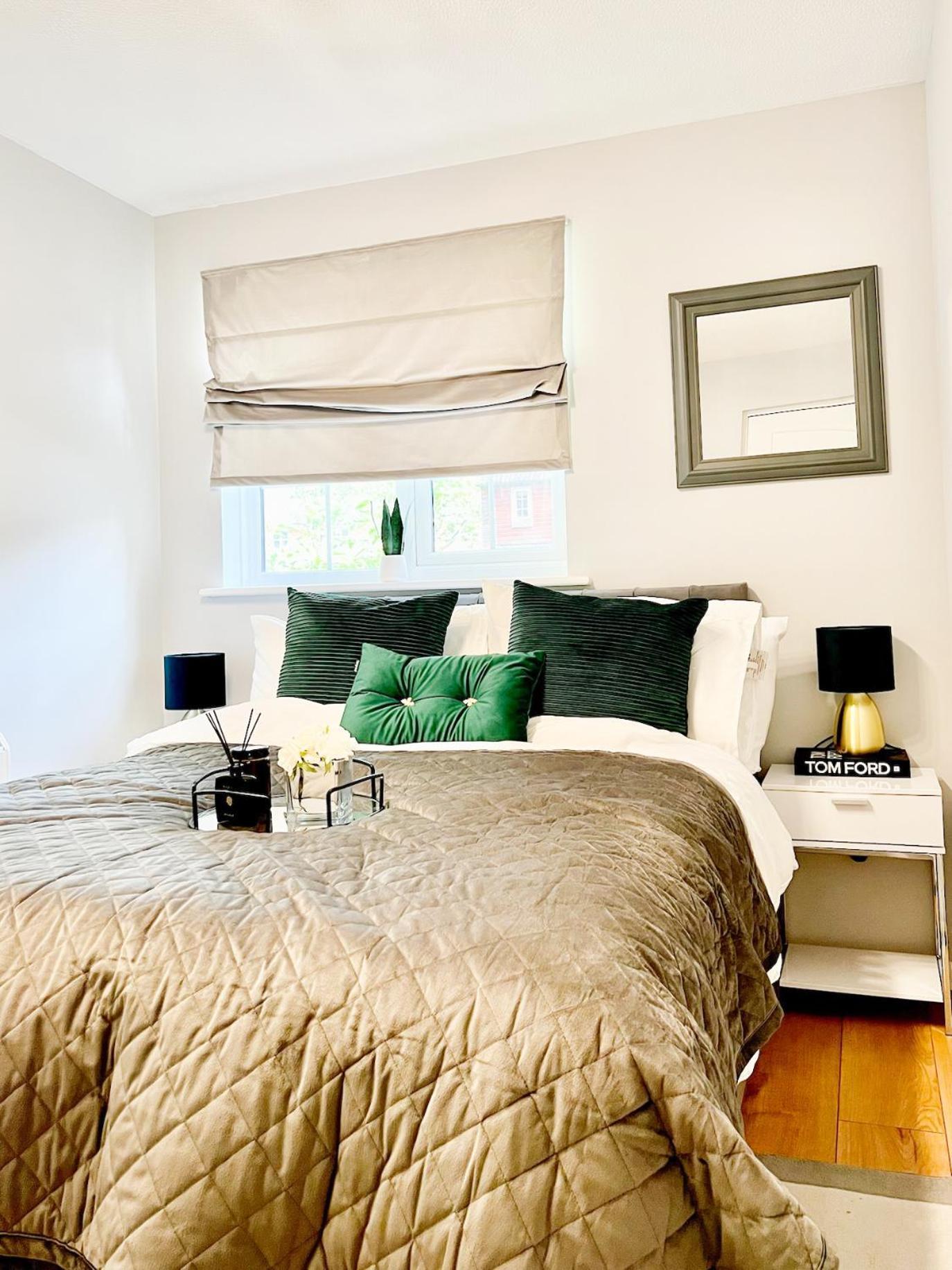 Beautiful In Beckton With Private Entrance And Garden * Londen