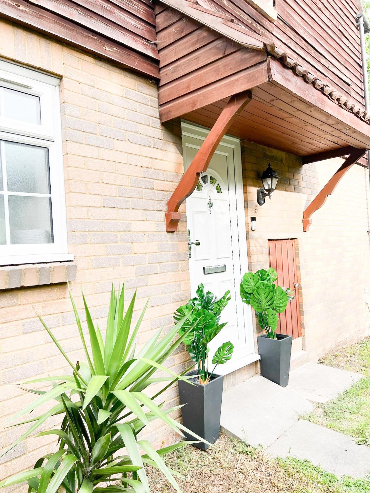 Appartement Beautiful In Beckton With Private Entrance And Garden Londen