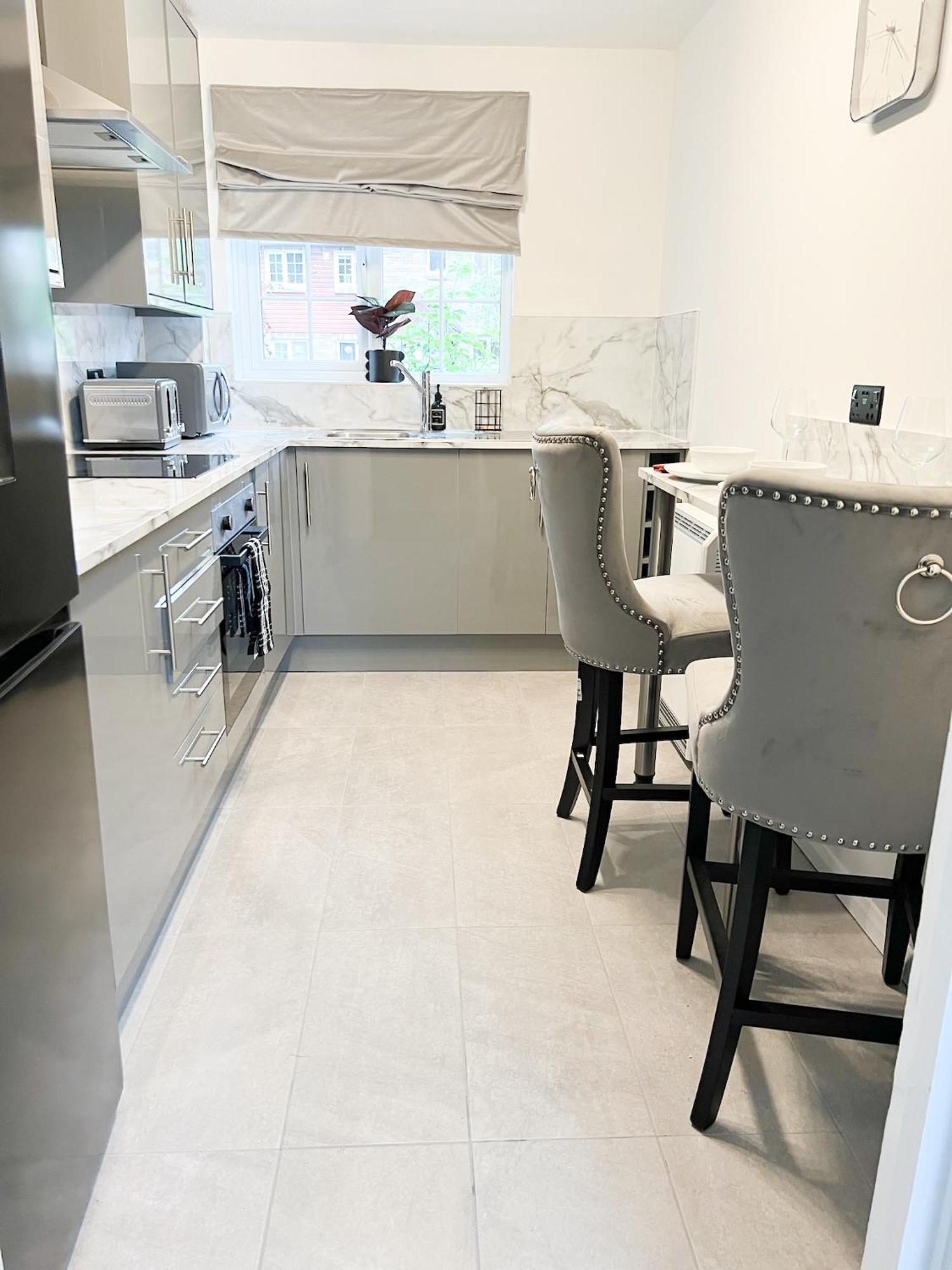 Beautiful In Beckton With Private Entrance And Garden Appartement *