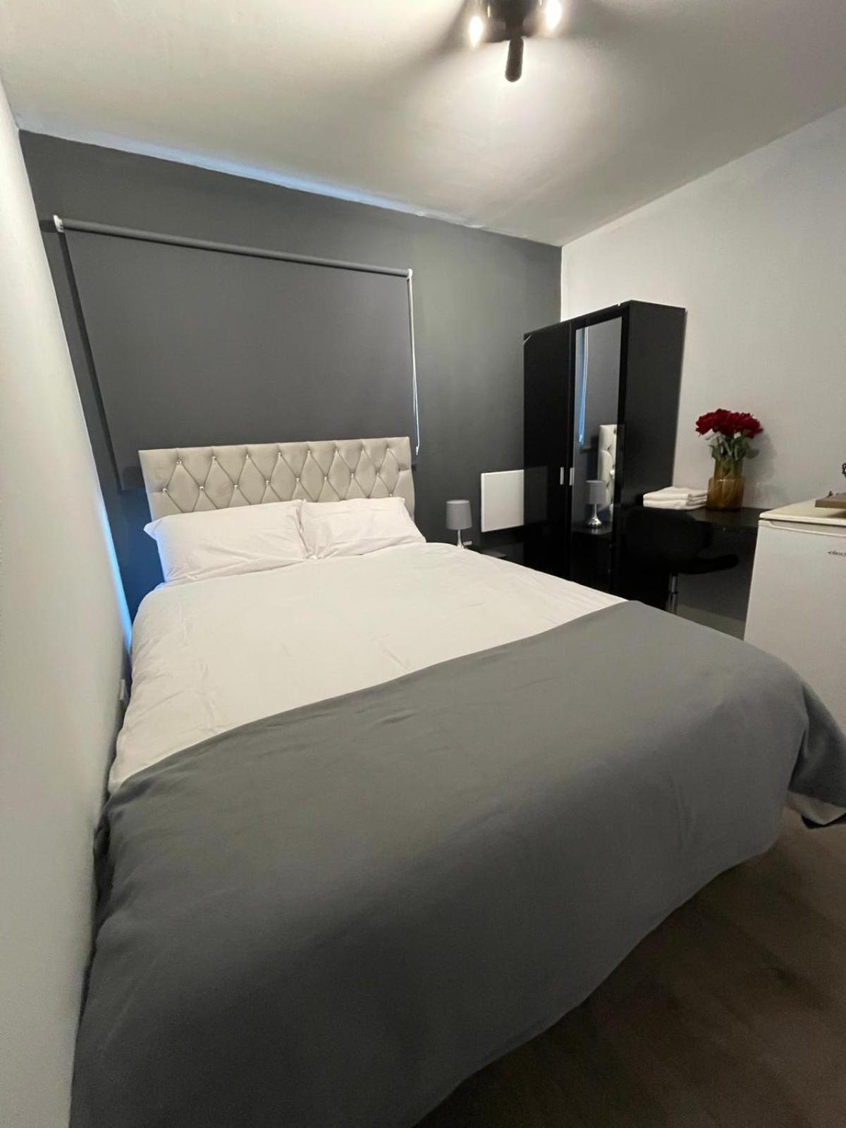 Accommodatie bij particulieren Letzi Private En-suite Near Wembley *