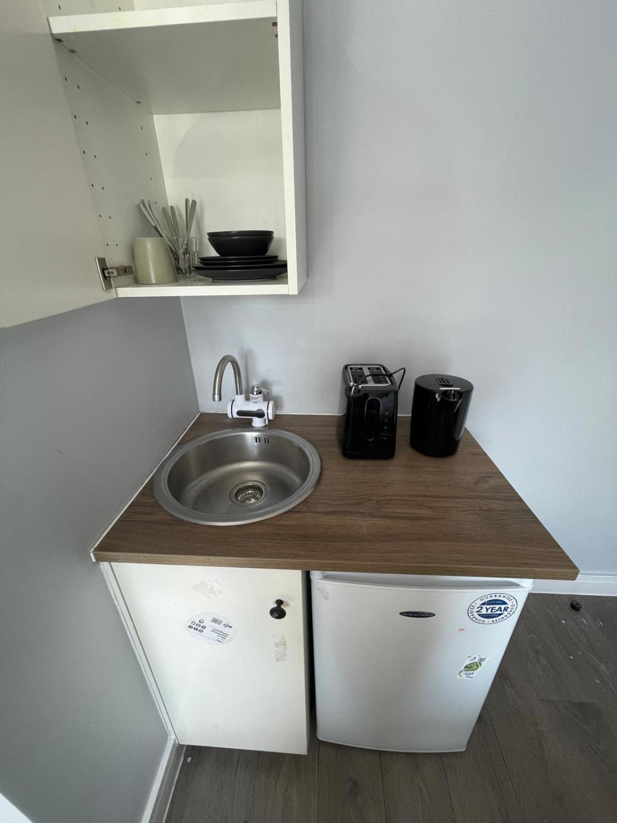 Letzi Private En-suite Near Wembley Accommodatie bij particulieren Londen