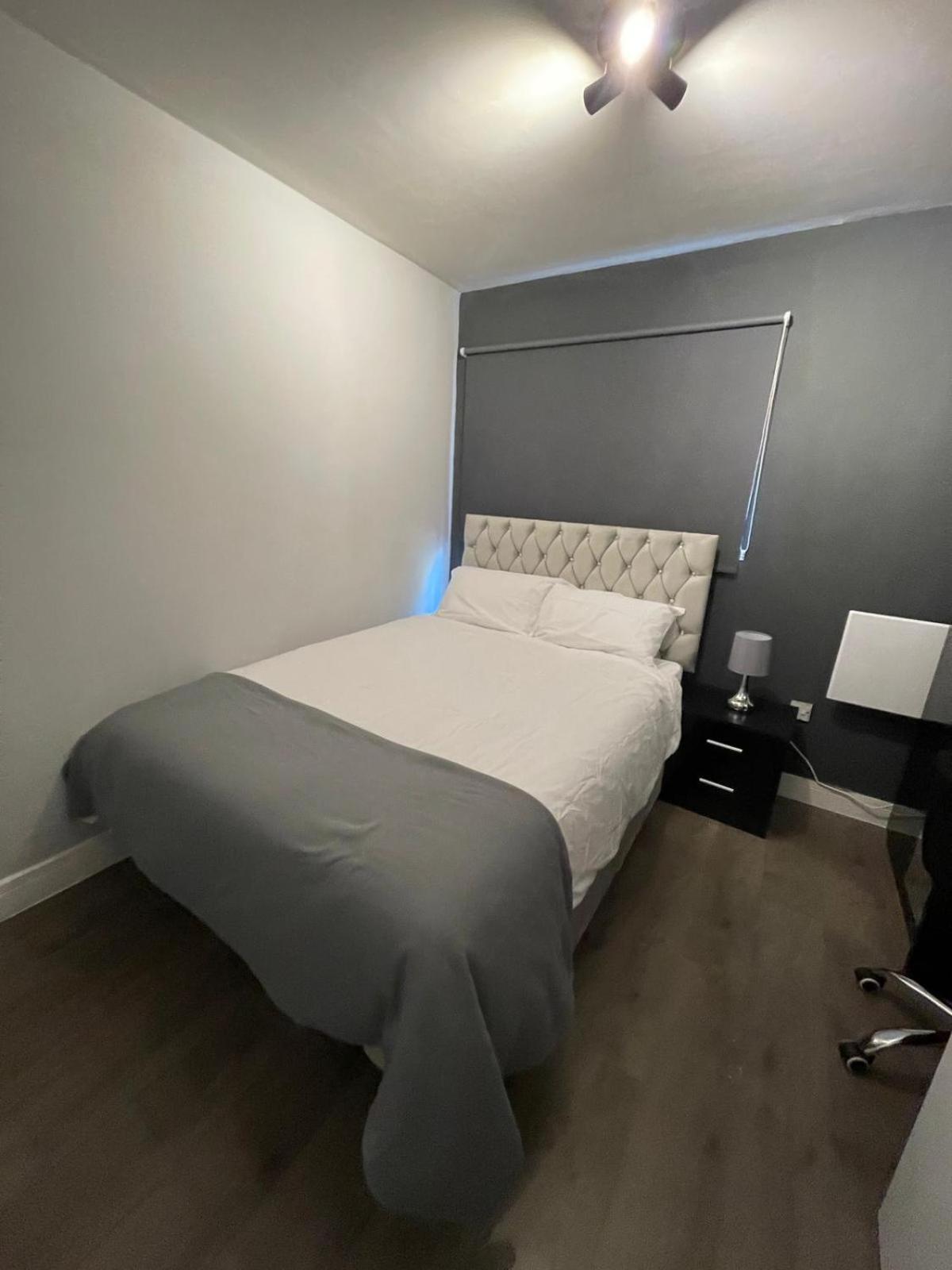 Letzi Private En-suite Near Wembley Accommodatie bij particulieren *