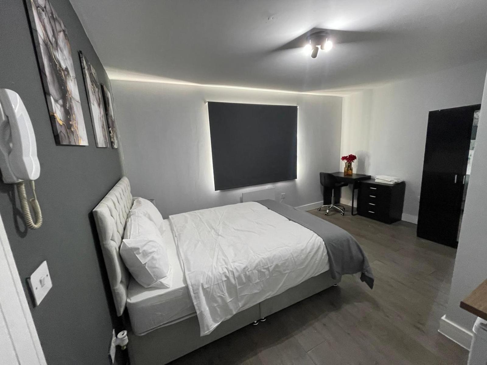 Accommodatie bij particulieren Letzi Private En-suite Near Wembley *