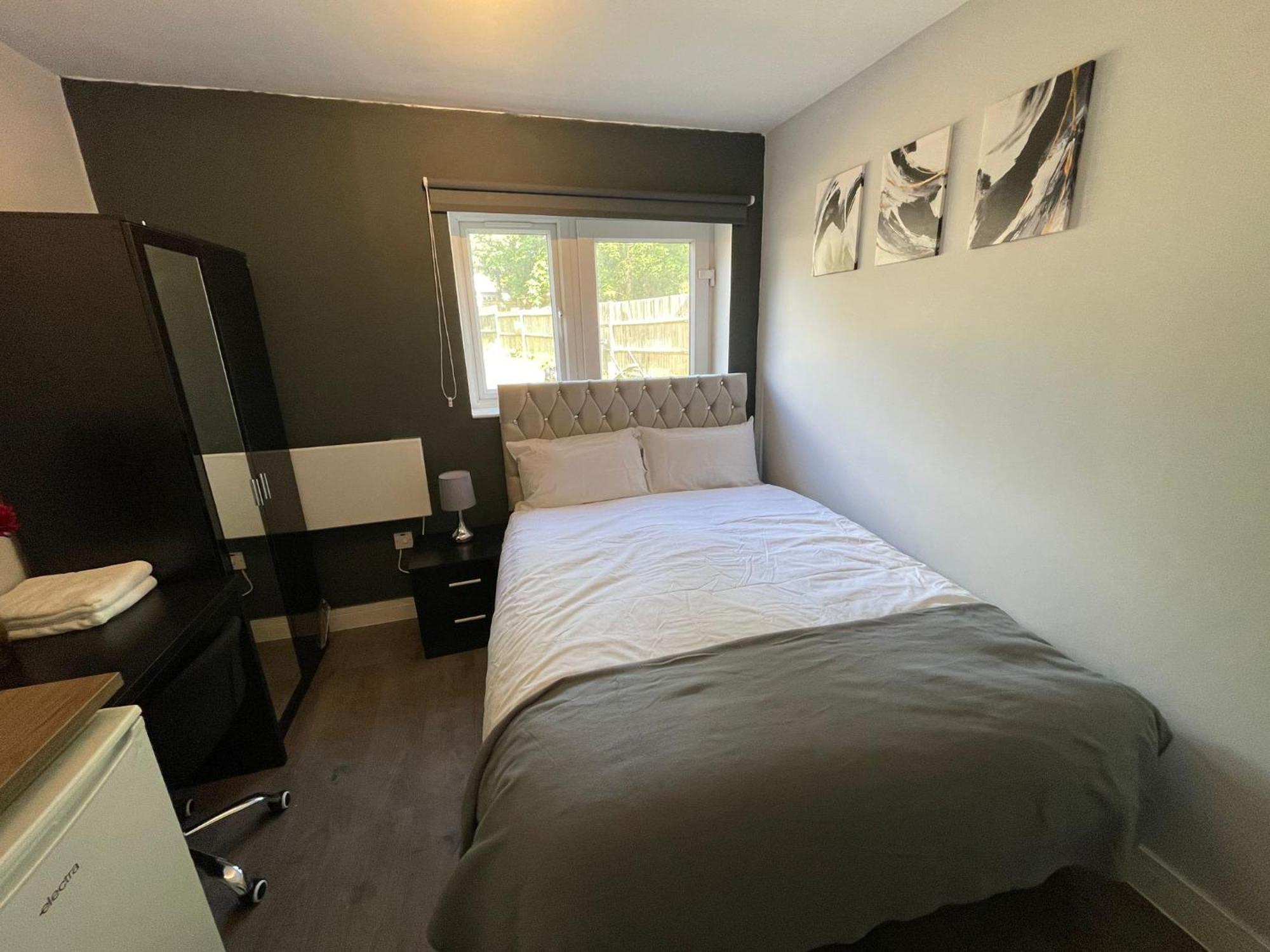 Letzi Private En-suite Near Wembley * Londen