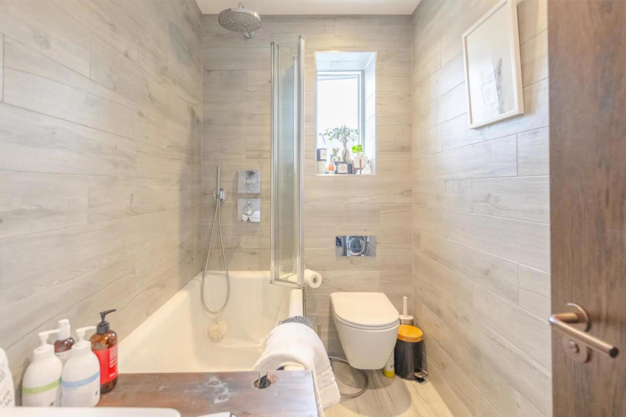Sleek & Spacious 2bd Flat - Clapham Appartement Londen