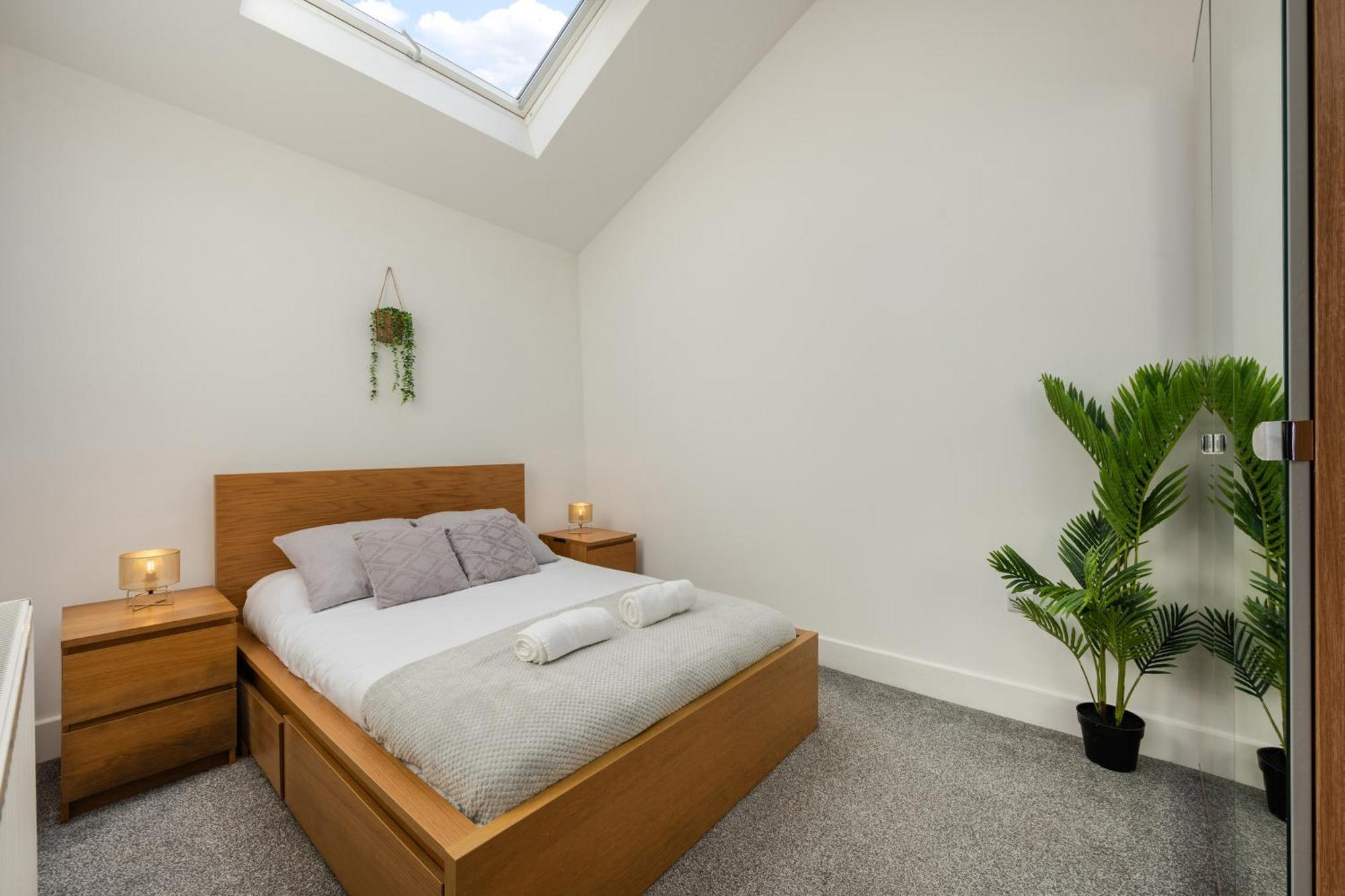 Lejlighed Stylish Two Bedroom By With Garden London