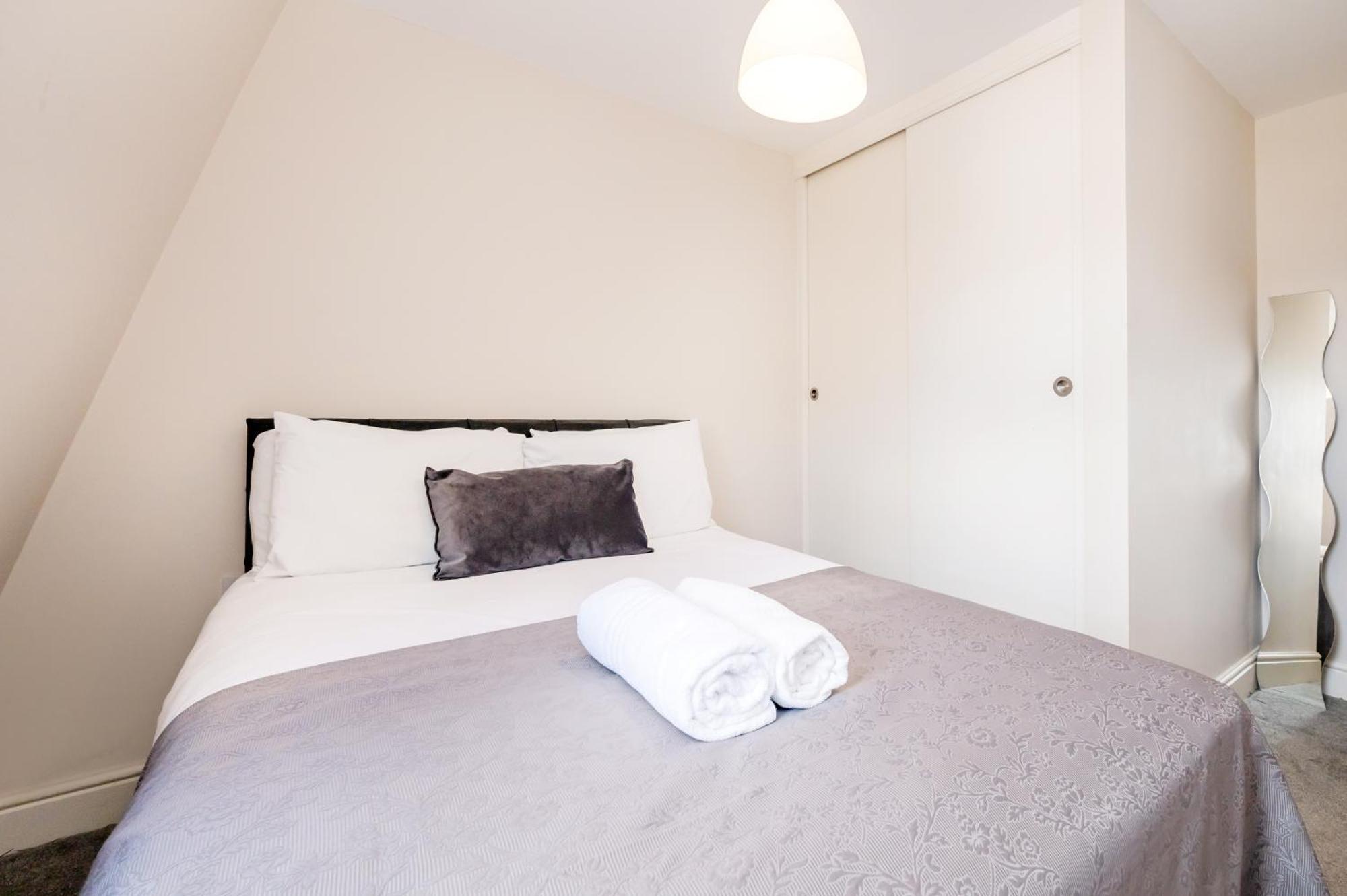 Paddington Modern Apartment London