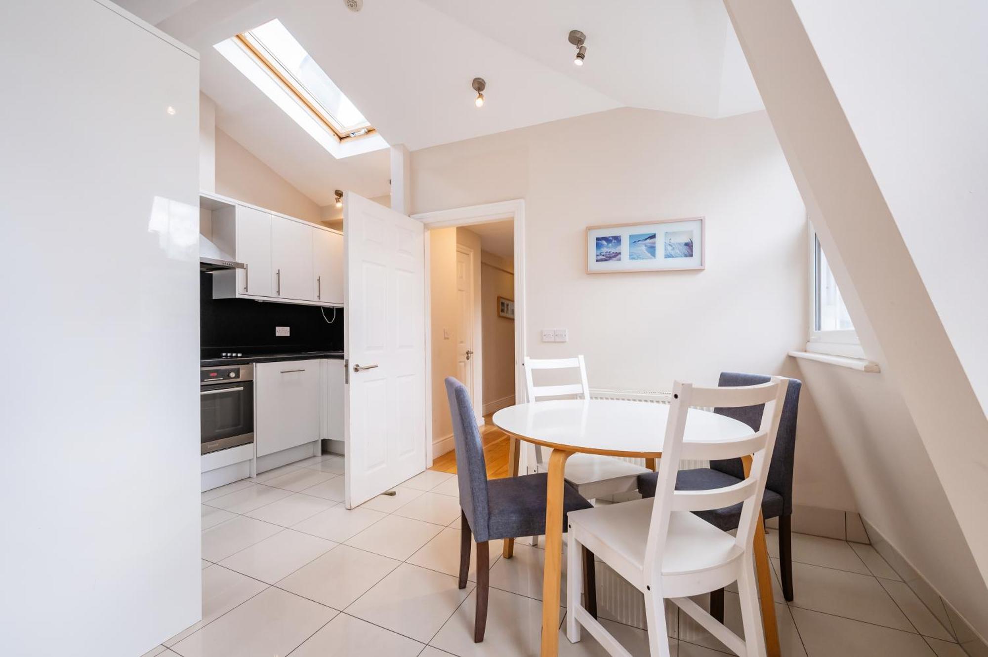 Paddington Modern Apartment London