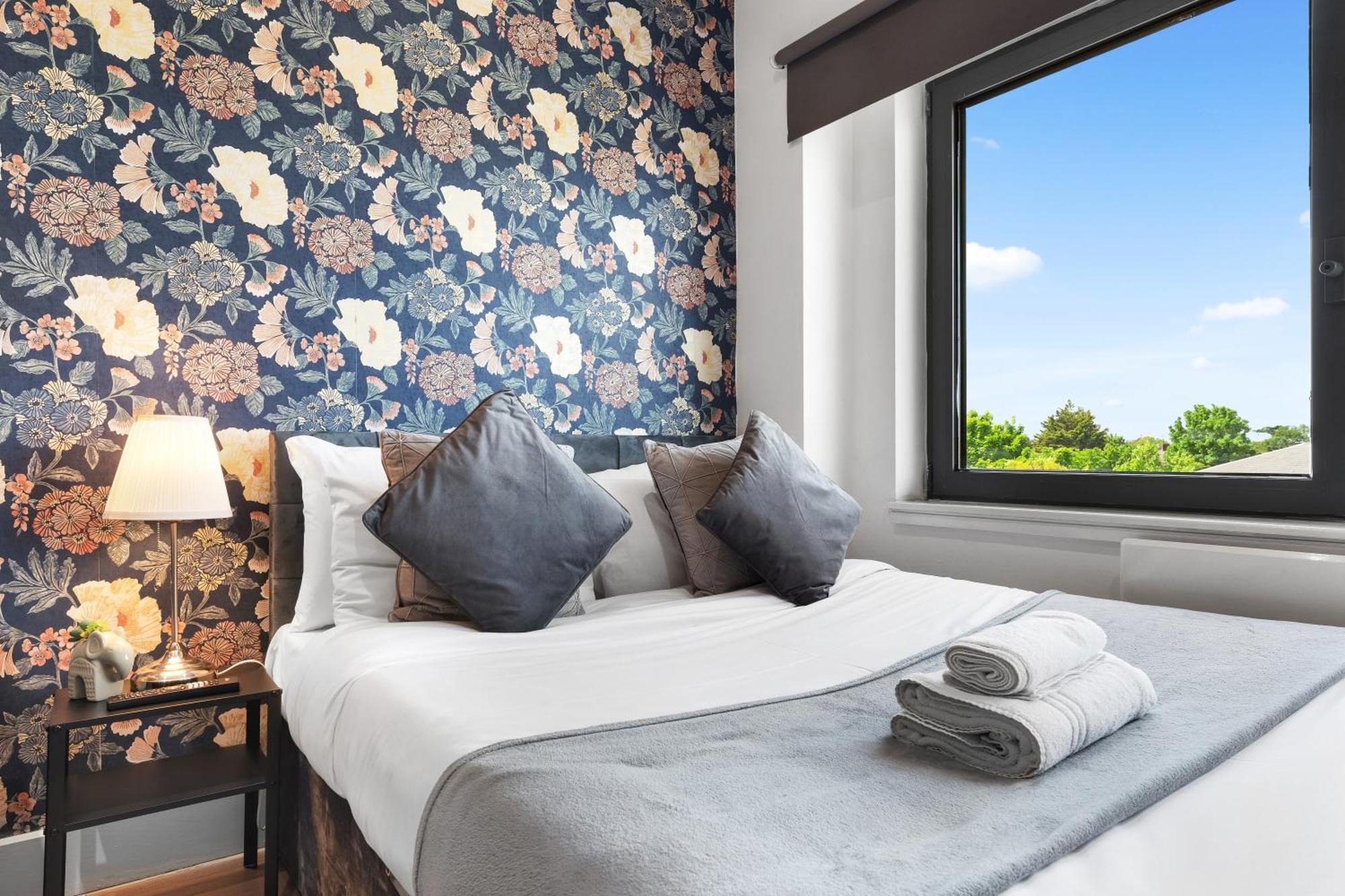 Modern One Bedroom Flat - Sleeps 5 -near Heathrow - Ub3 Leilighet *