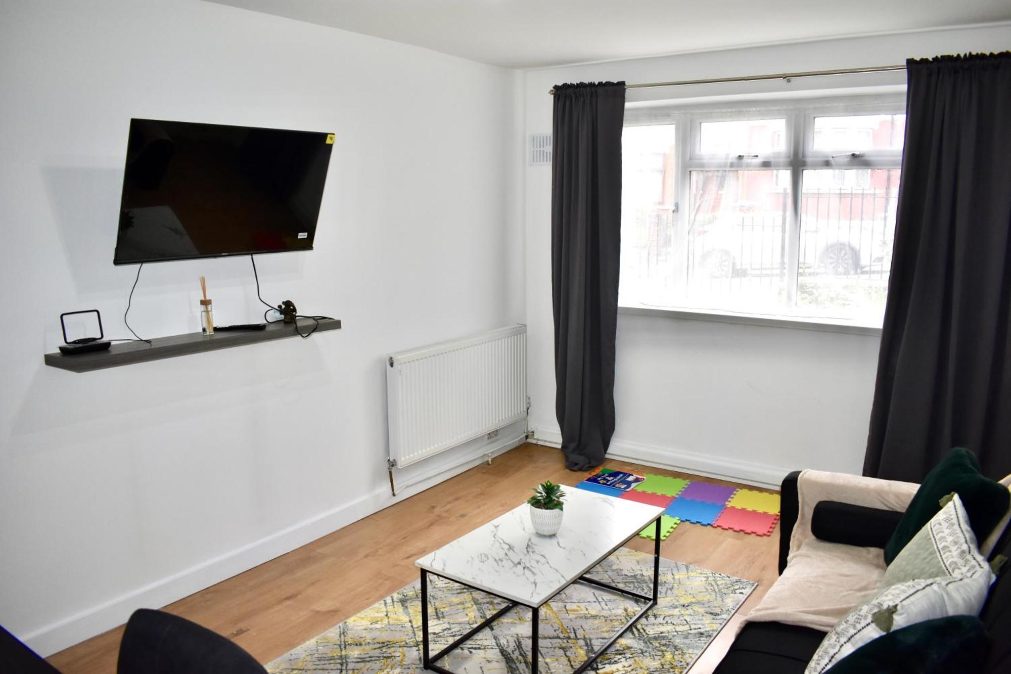 Luxury 2 Bedroom Apartment, Parking, Few Minutes Walk From Wembley Stadium Londen