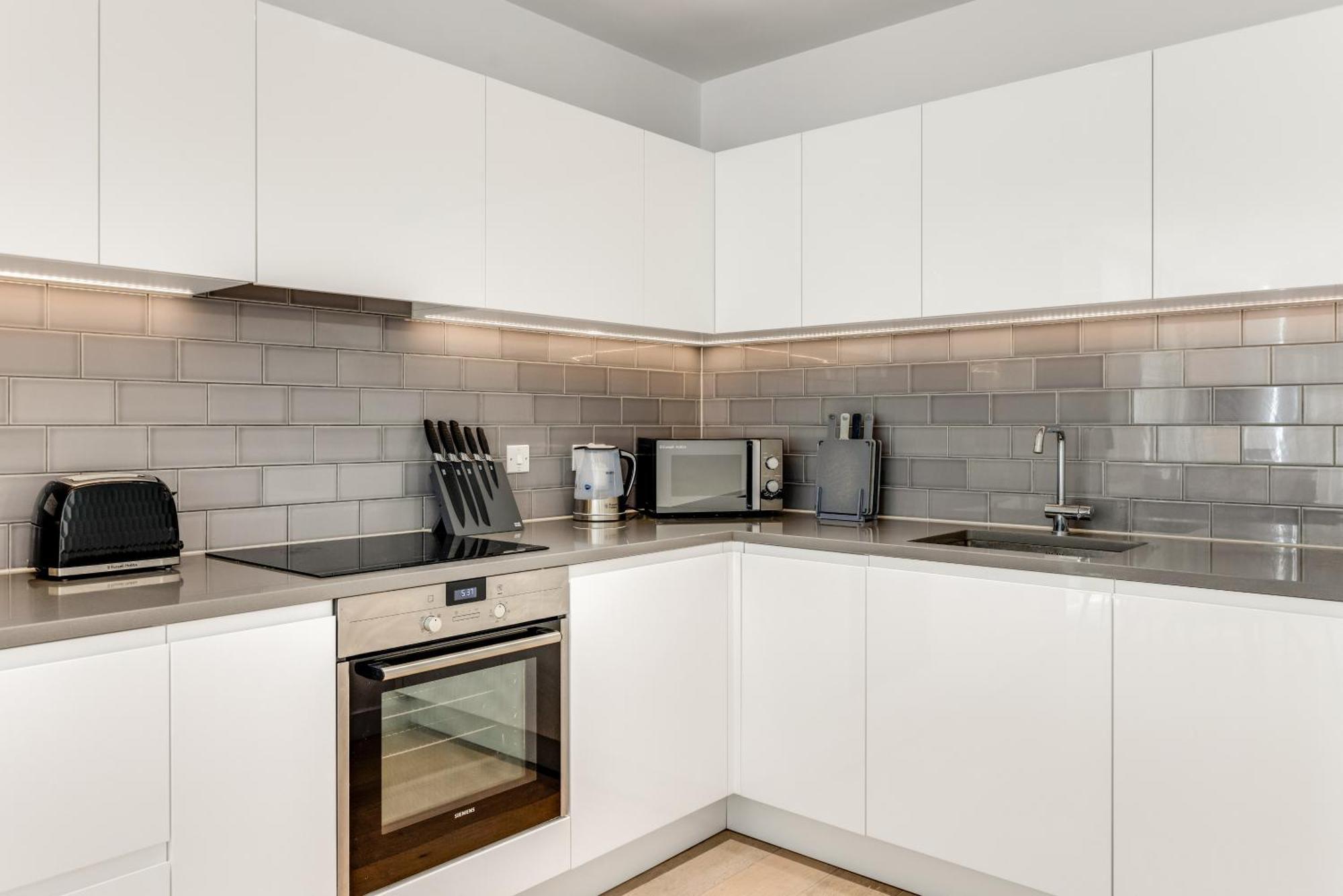 Khayat Homes - The Khalifa - One Bed Luxury Leilighet