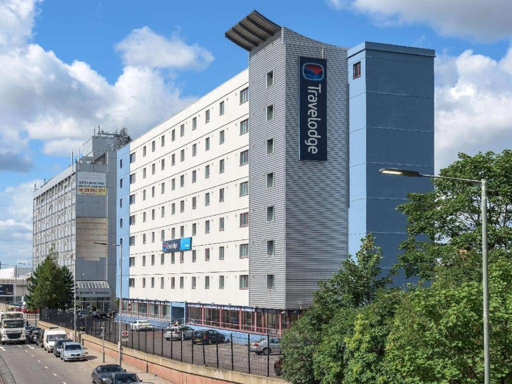 Hotell Travelodge Wembley 3*