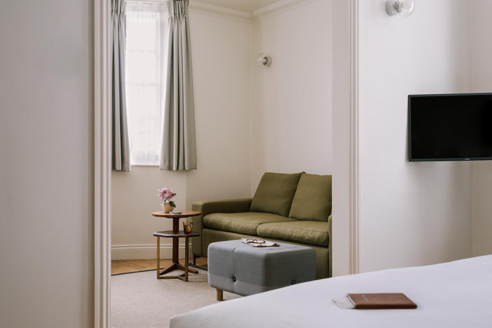Sonder Chelsea 4*