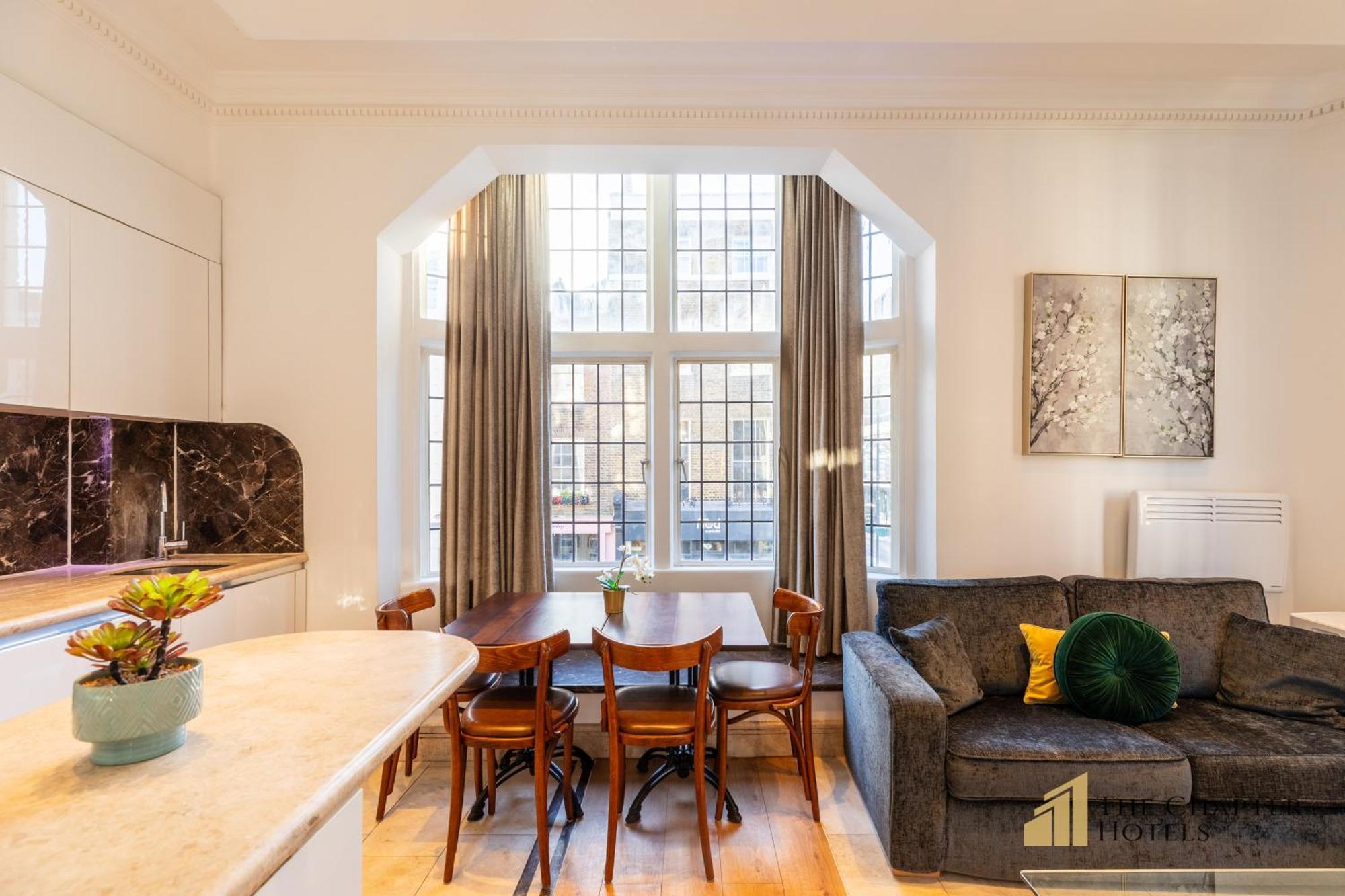 The Chapter - Griffin House Hotell 3*
