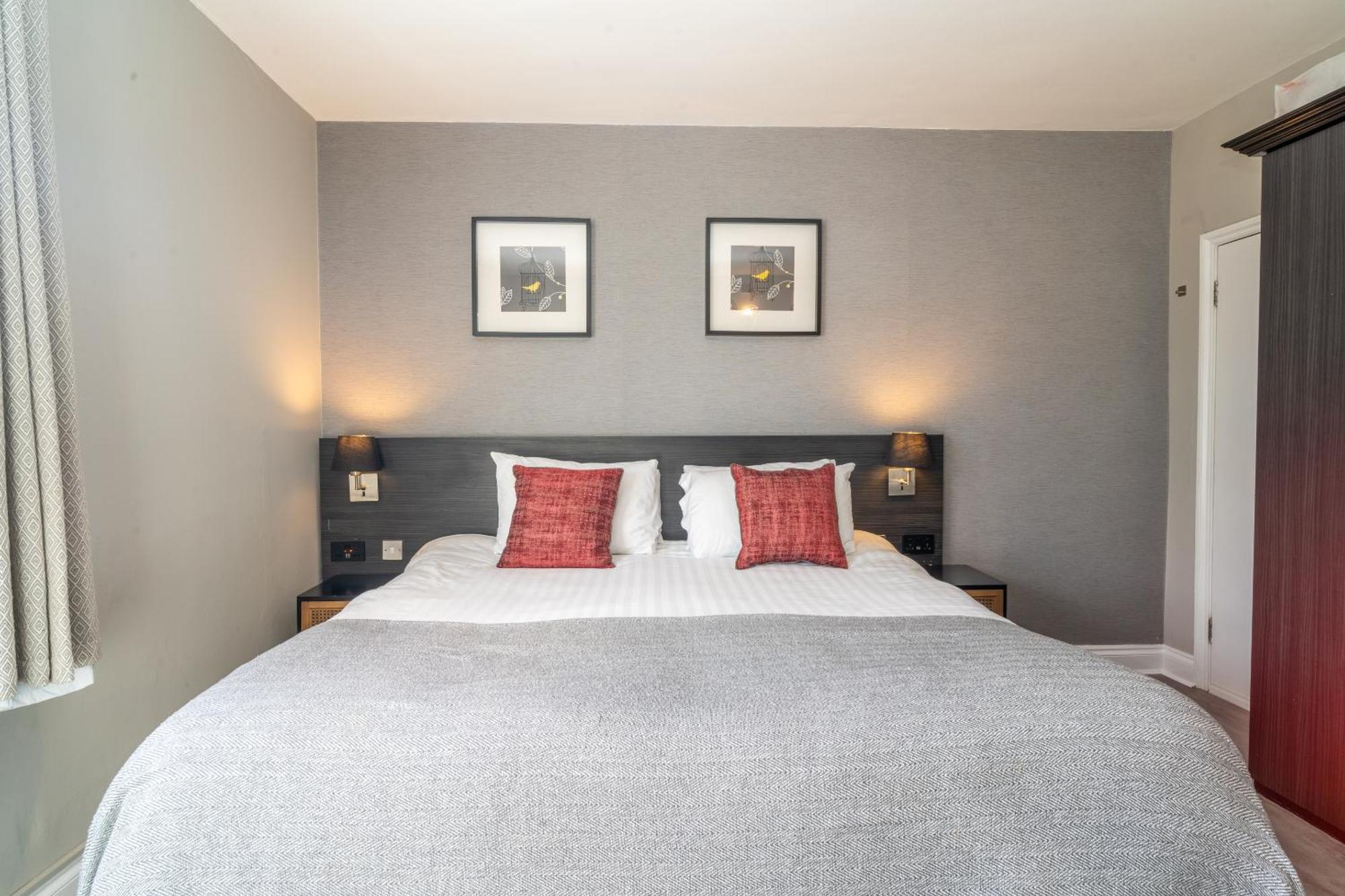 Croft Court Hotel 3*