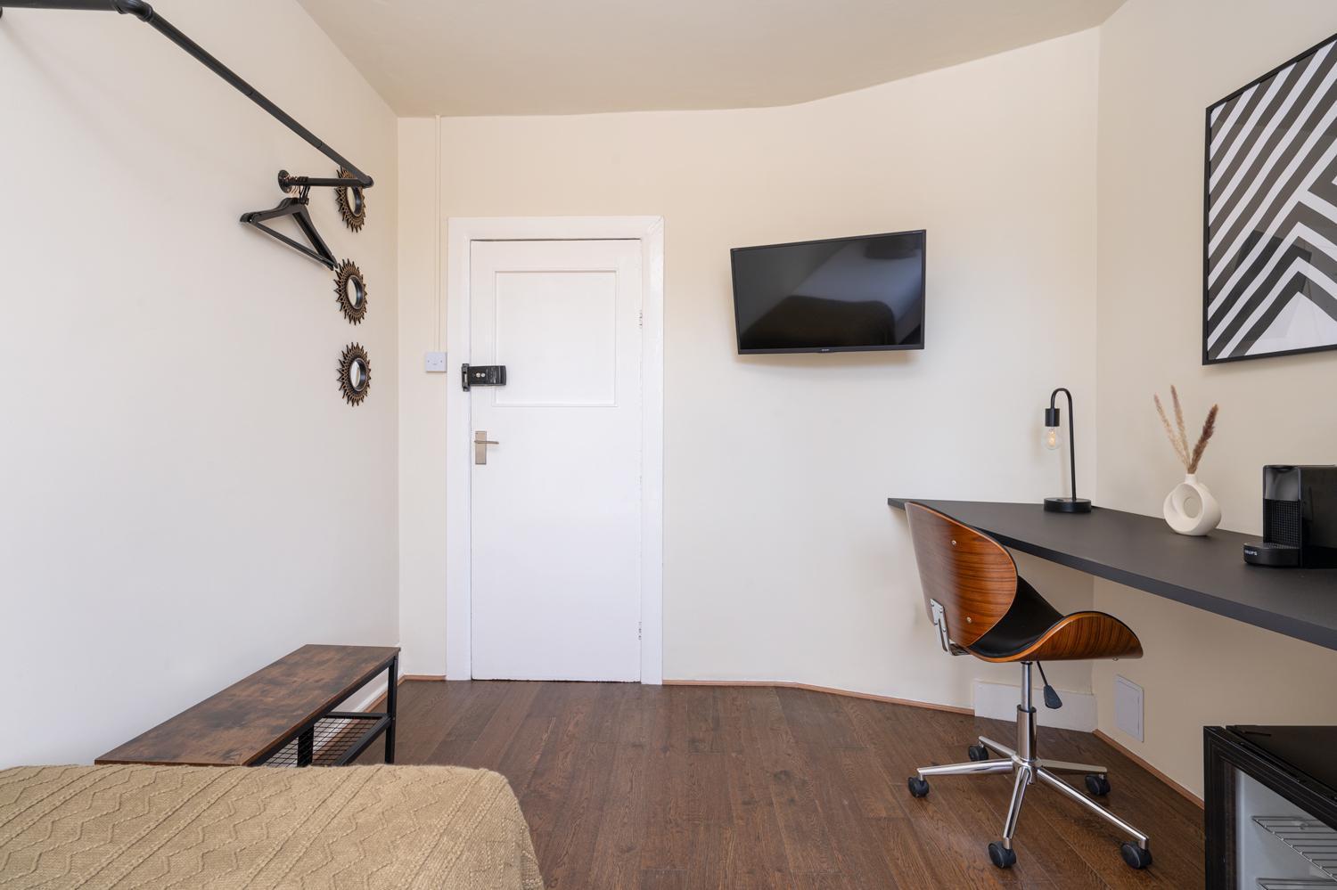 Apartment D8 House London