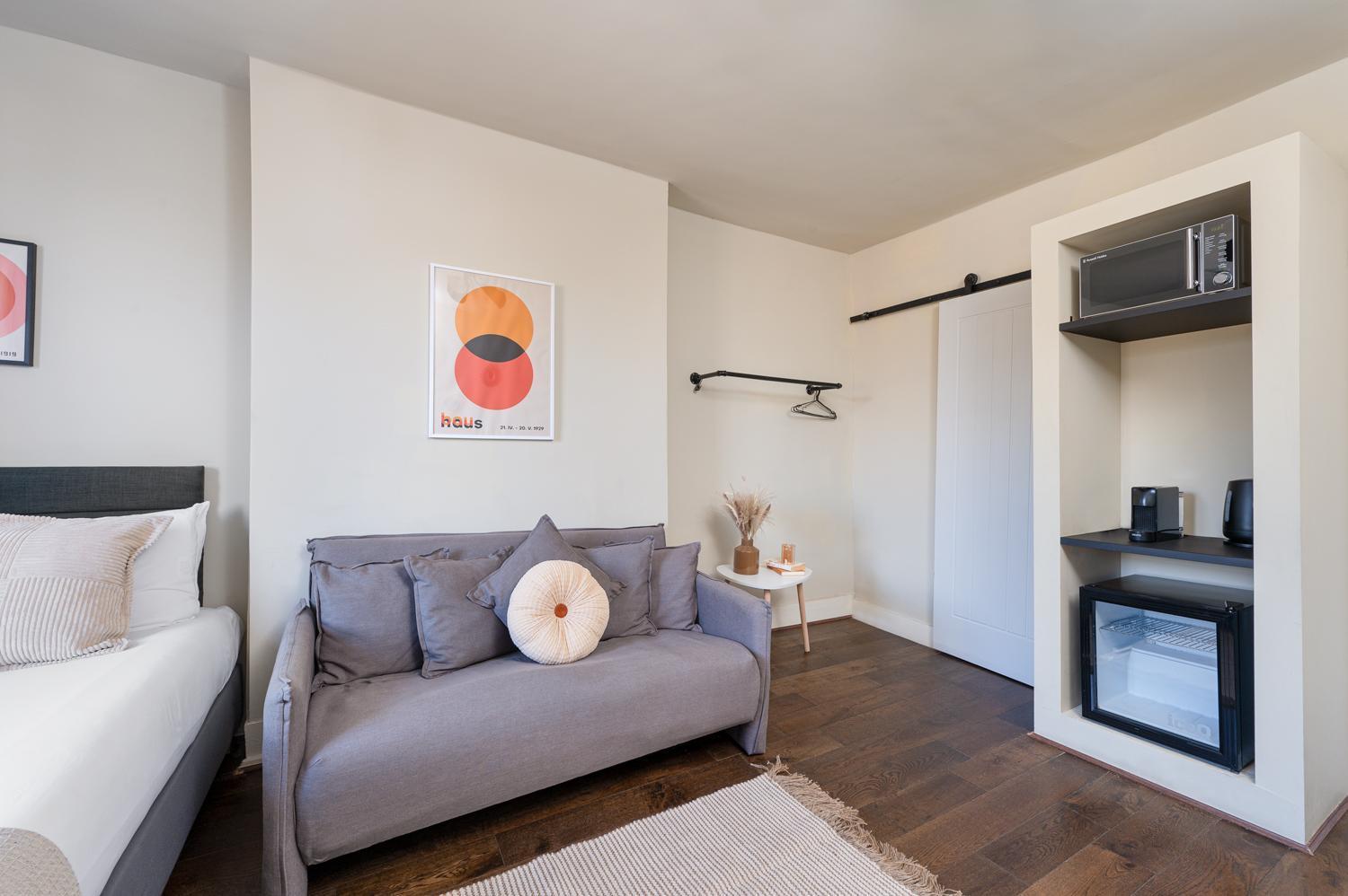 Apartment D8 House