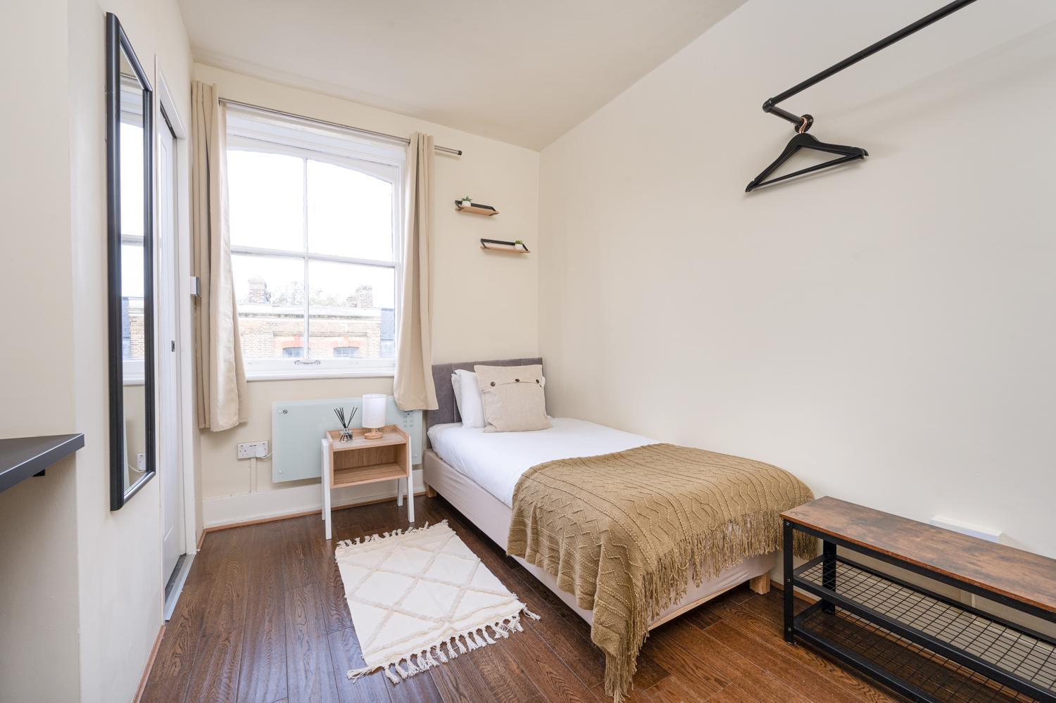 Apartment D8 House London