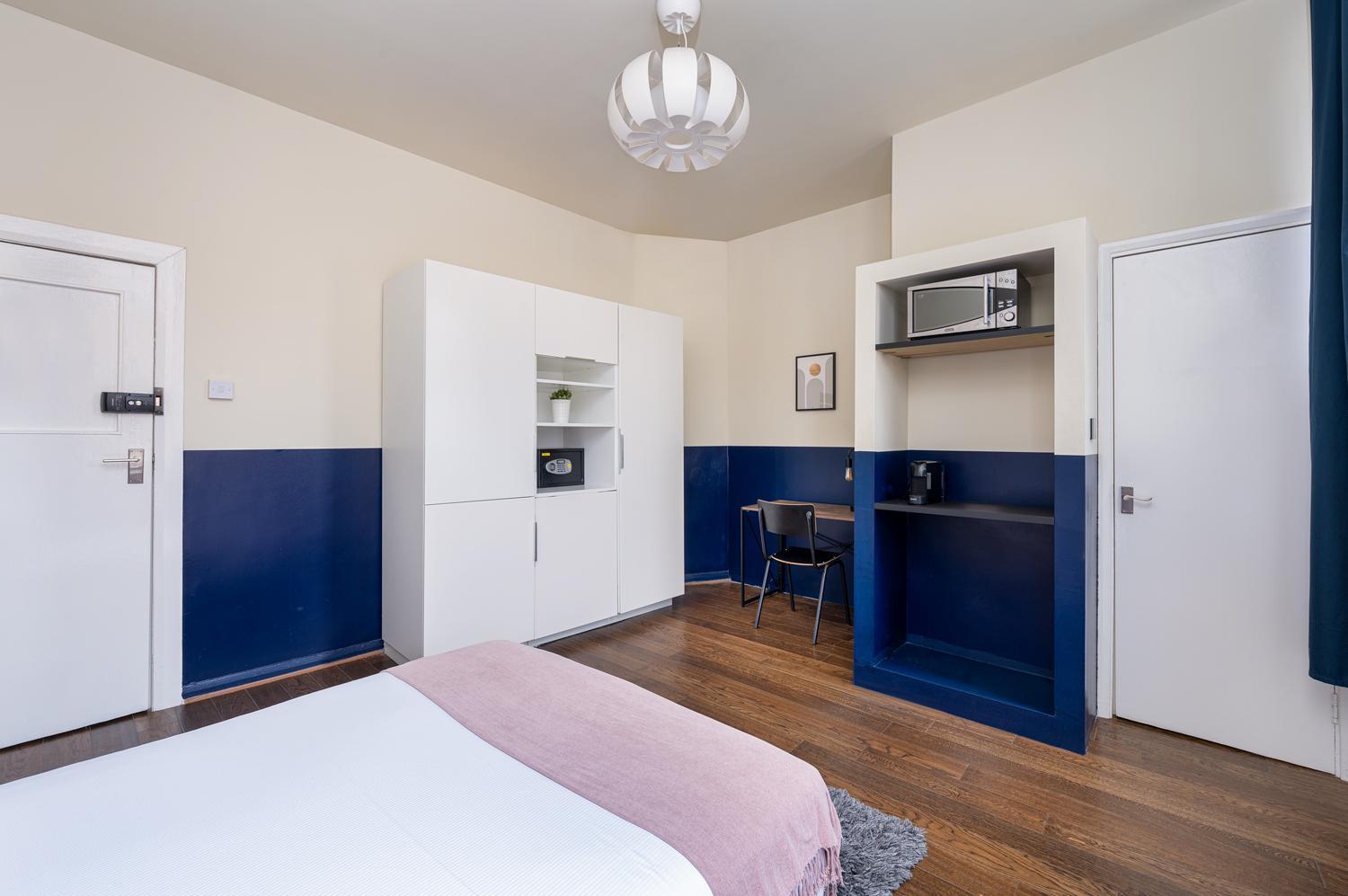 Apartment D8 House *