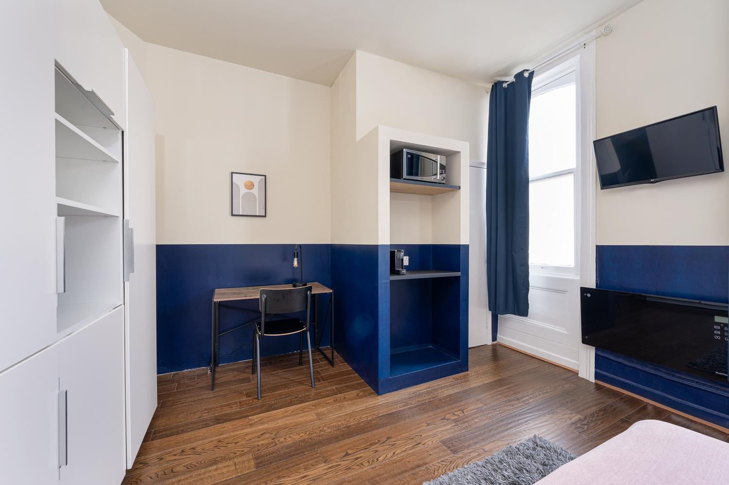 D8 House Apartment