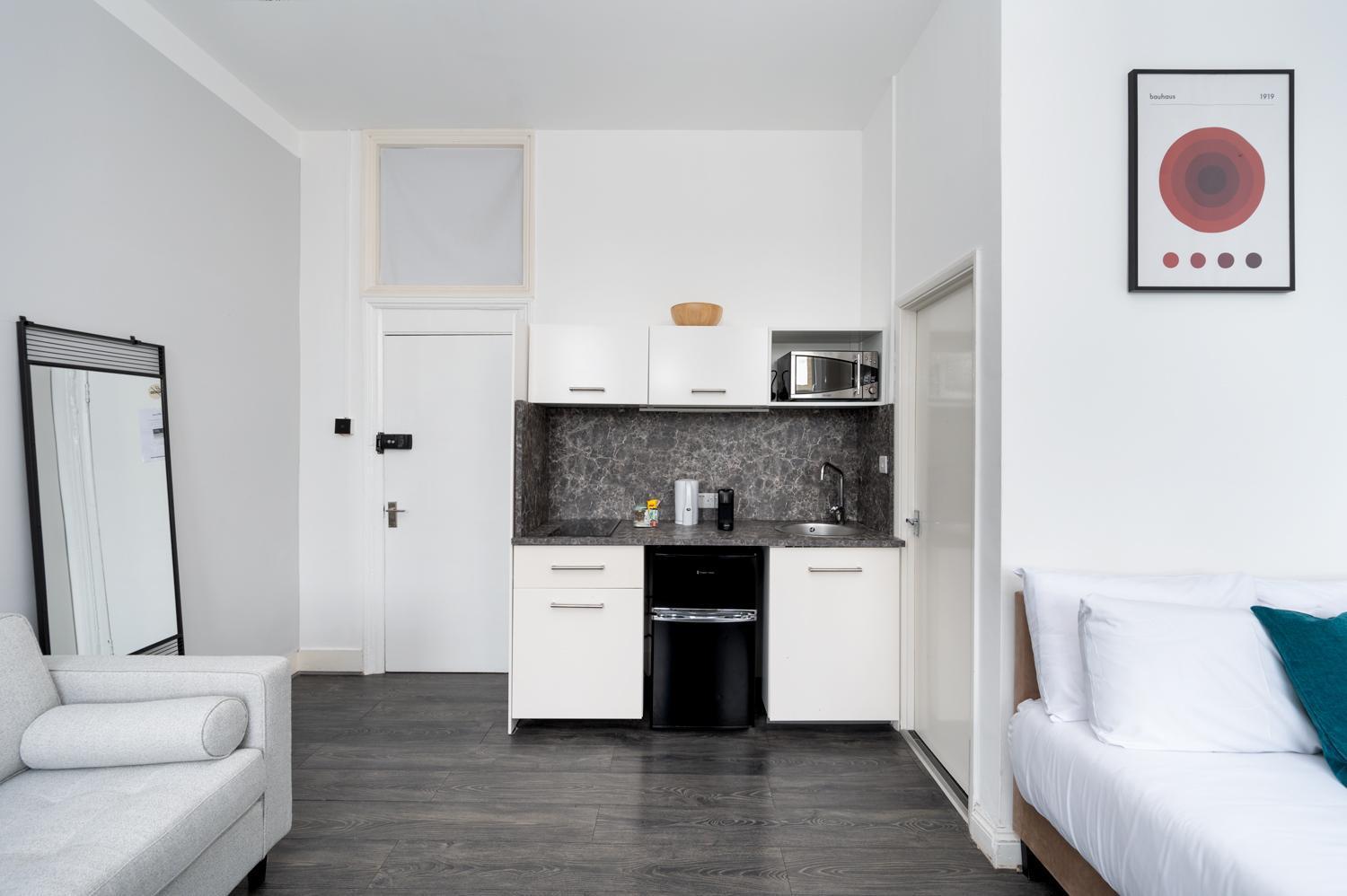 Apartment D8 House *