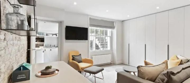 73 Oakley Square London