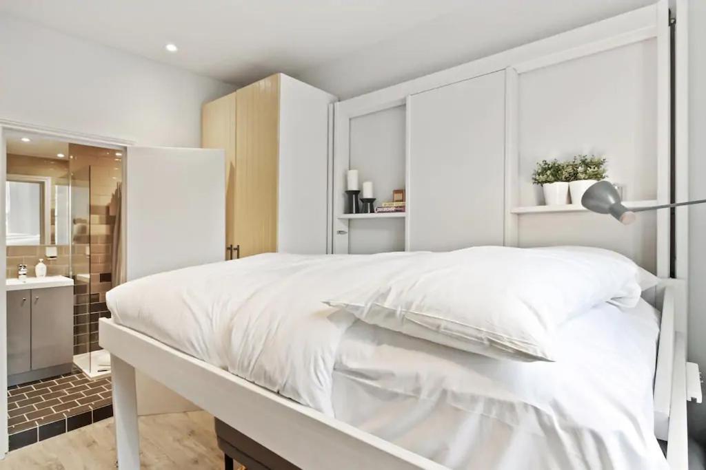 73 Oakley Square London