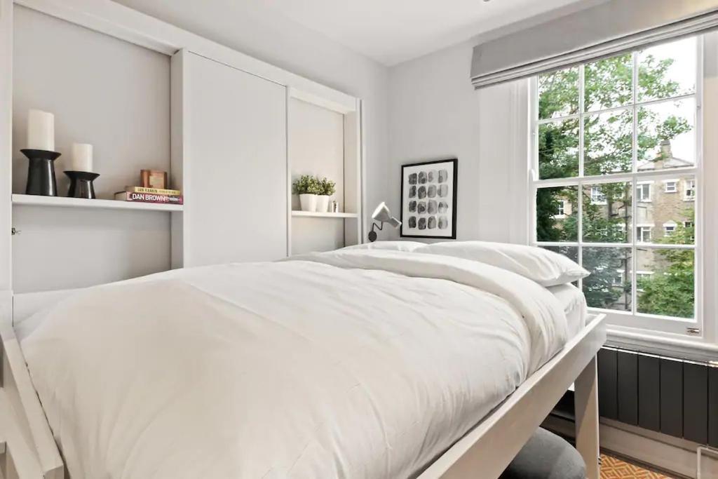 73 Oakley Square * London