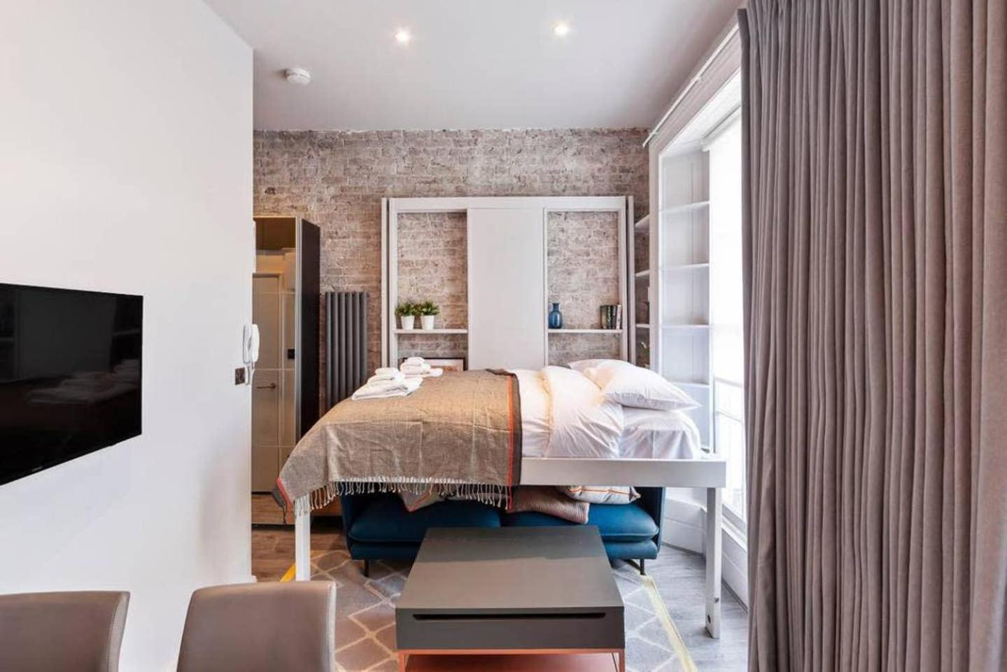 73 Oakley Square London