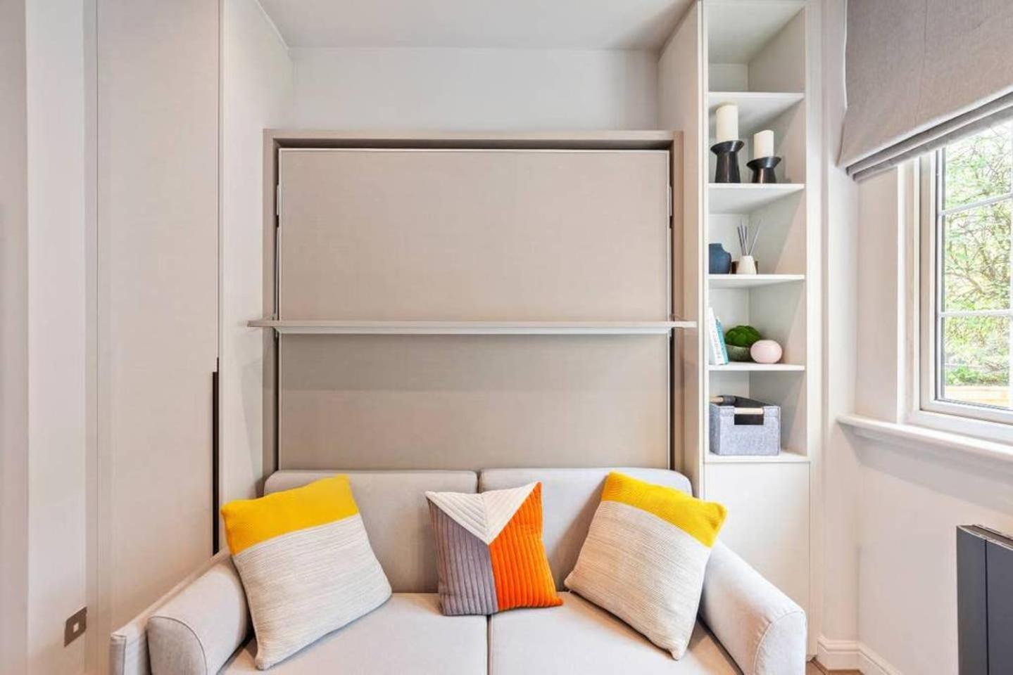 73 Oakley Square * London
