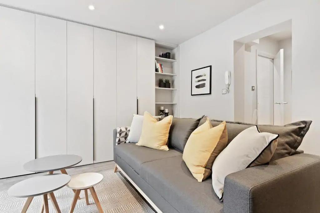73 Oakley Square London