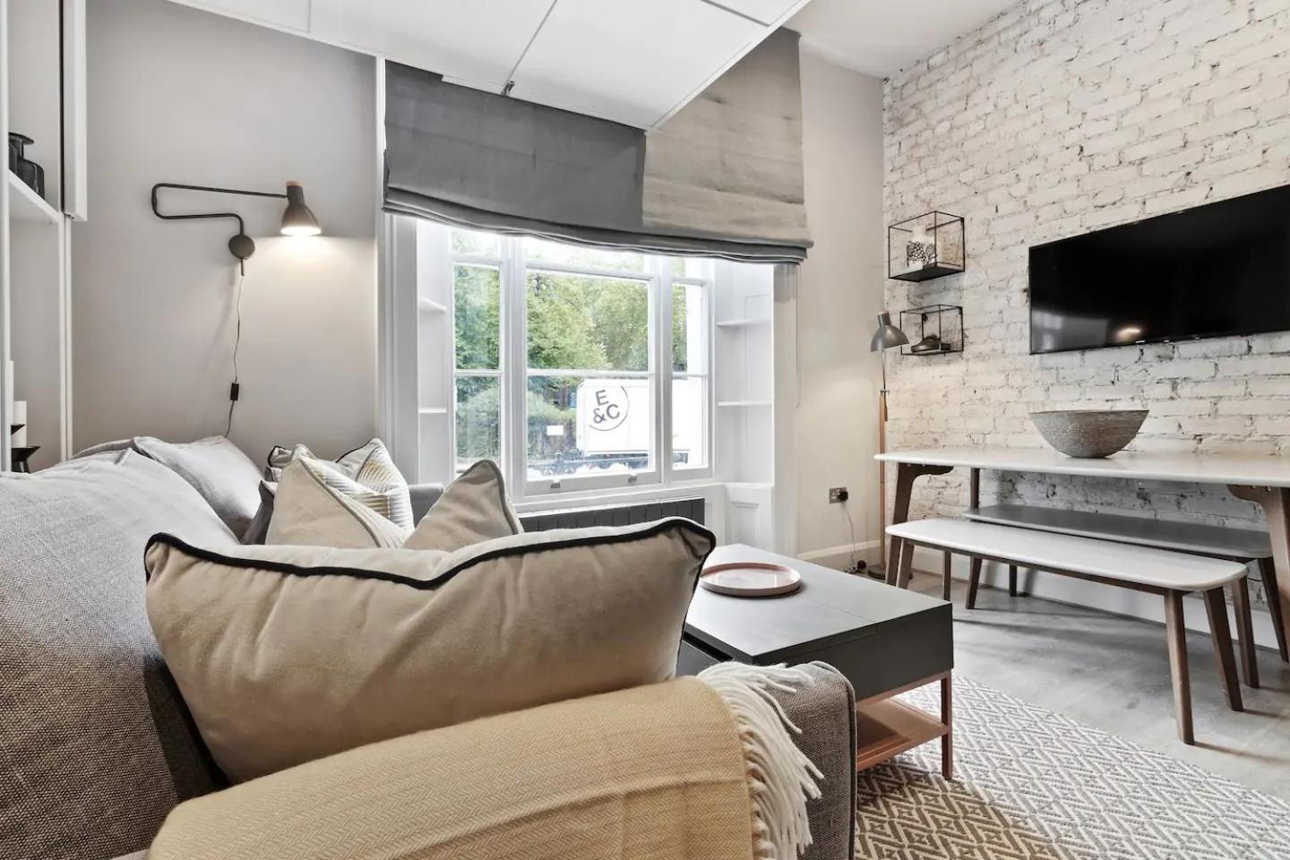 73 Oakley Square *